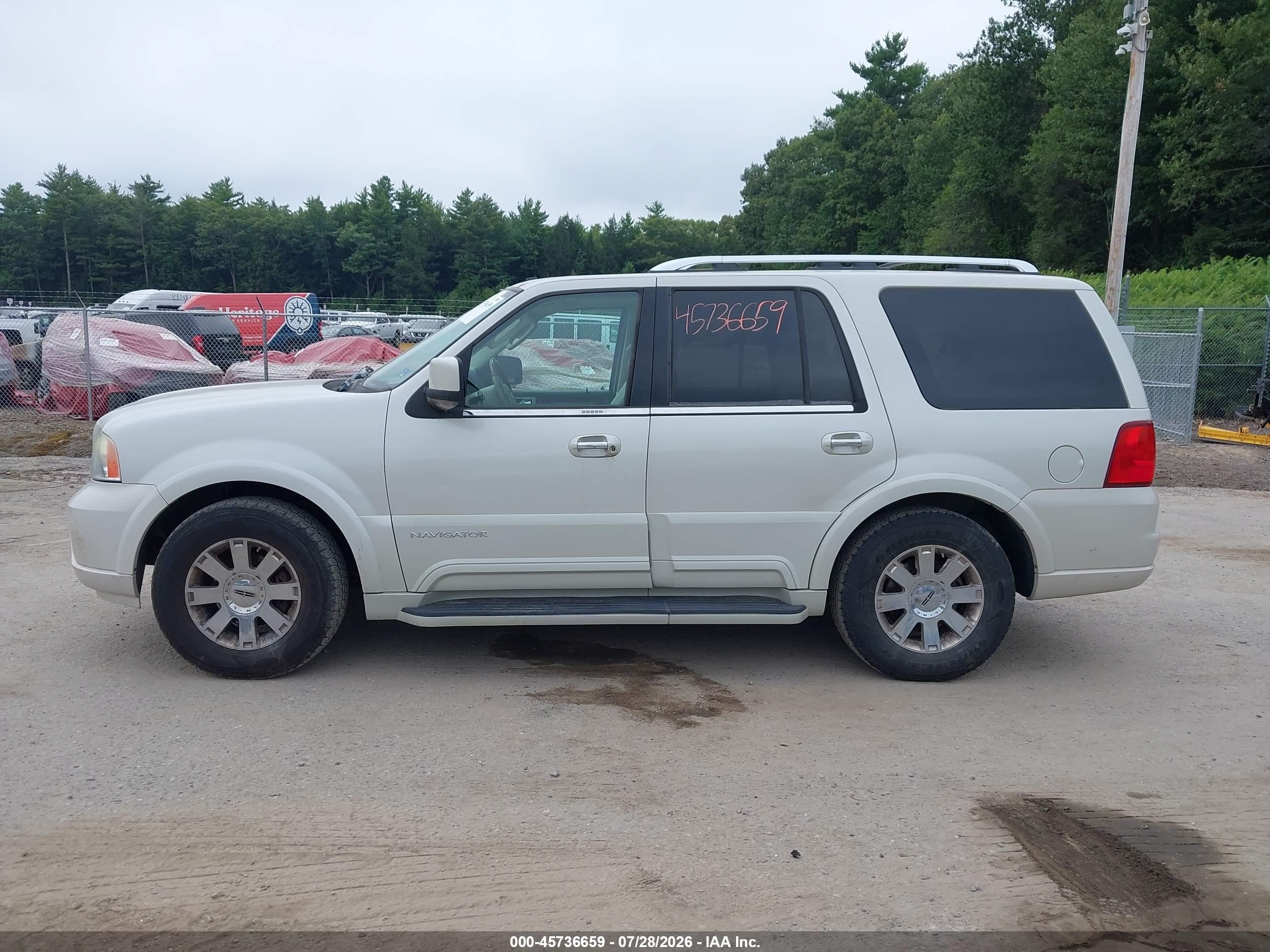 2004 Lincoln Navigator Кремовый vin: 5LMFU27R54LJ40170