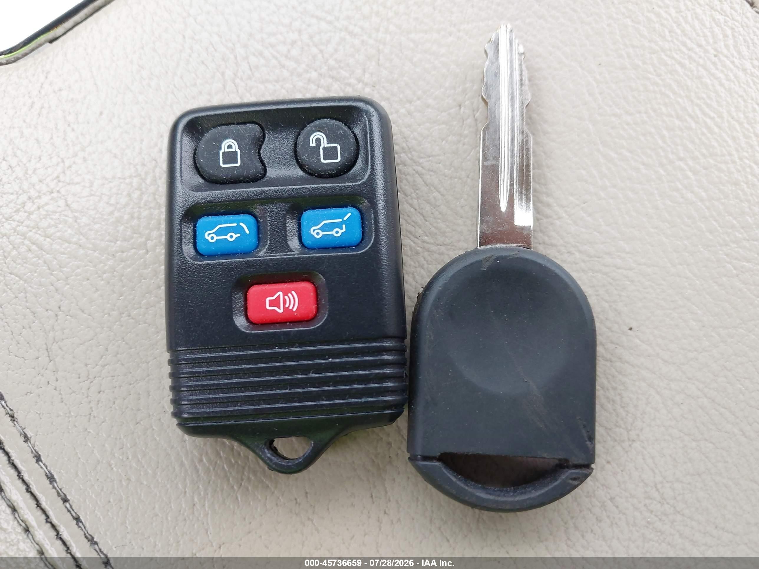 2004 Lincoln Navigator Кремовый vin: 5LMFU27R54LJ40170