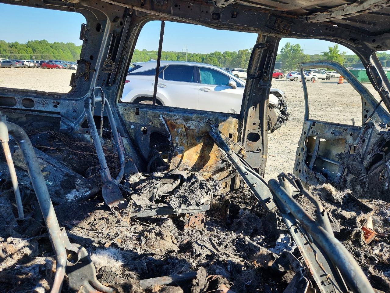 2004 Lincoln Navigator Burn vin: 5LMFU27R54LJ41643