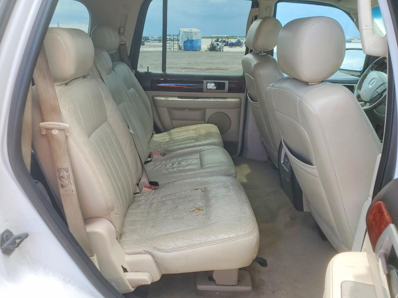 2003 Lincoln Navigator White vin: 5LMFU27R73LJ12756
