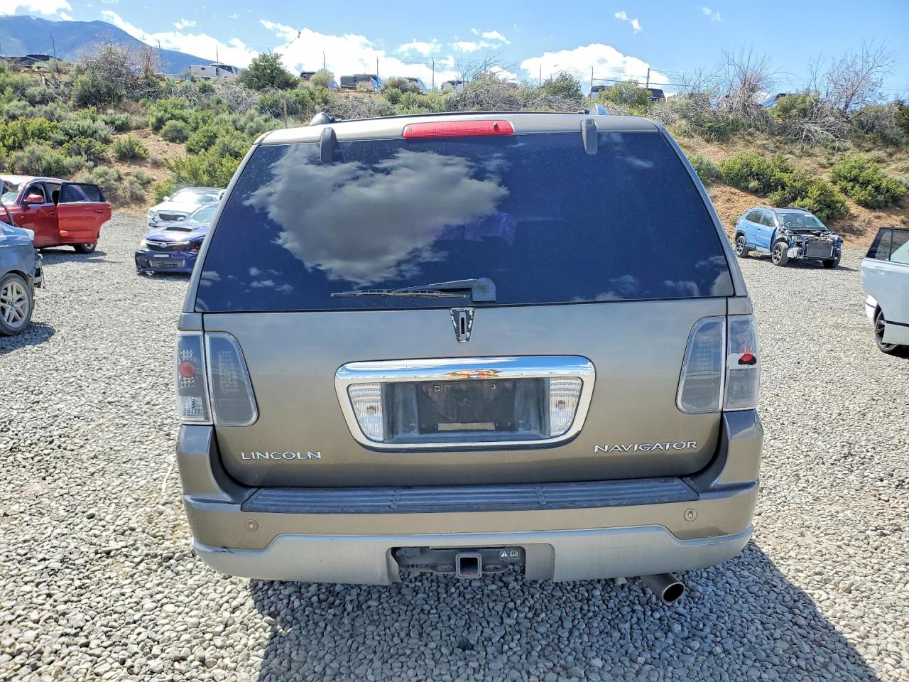 2003 Lincoln Navigator Gold vin: 5LMFU27R73LJ28505
