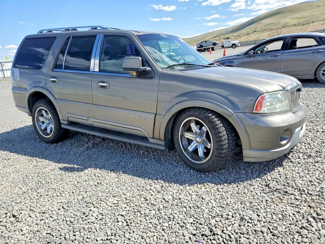 2003 Lincoln Navigator Gold vin: 5LMFU27R73LJ28505