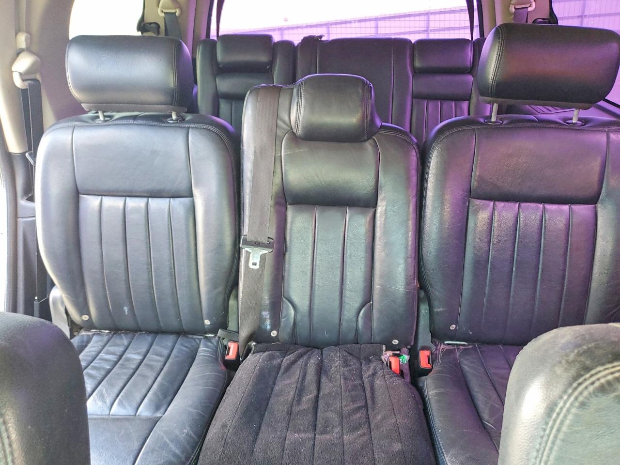 2003 Lincoln Navigator Gold vin: 5LMFU27R73LJ28505