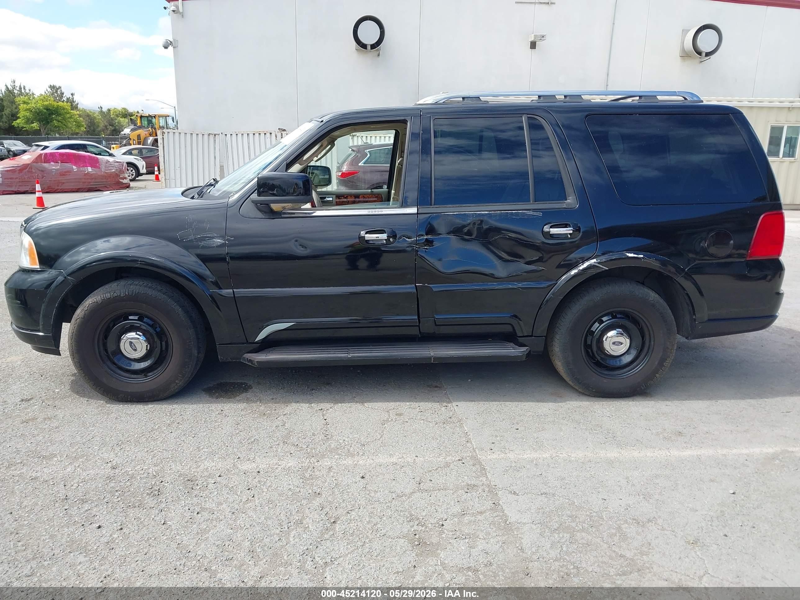 2004 Lincoln Navigator   Black vin: 5LMFU27R74LJ26965