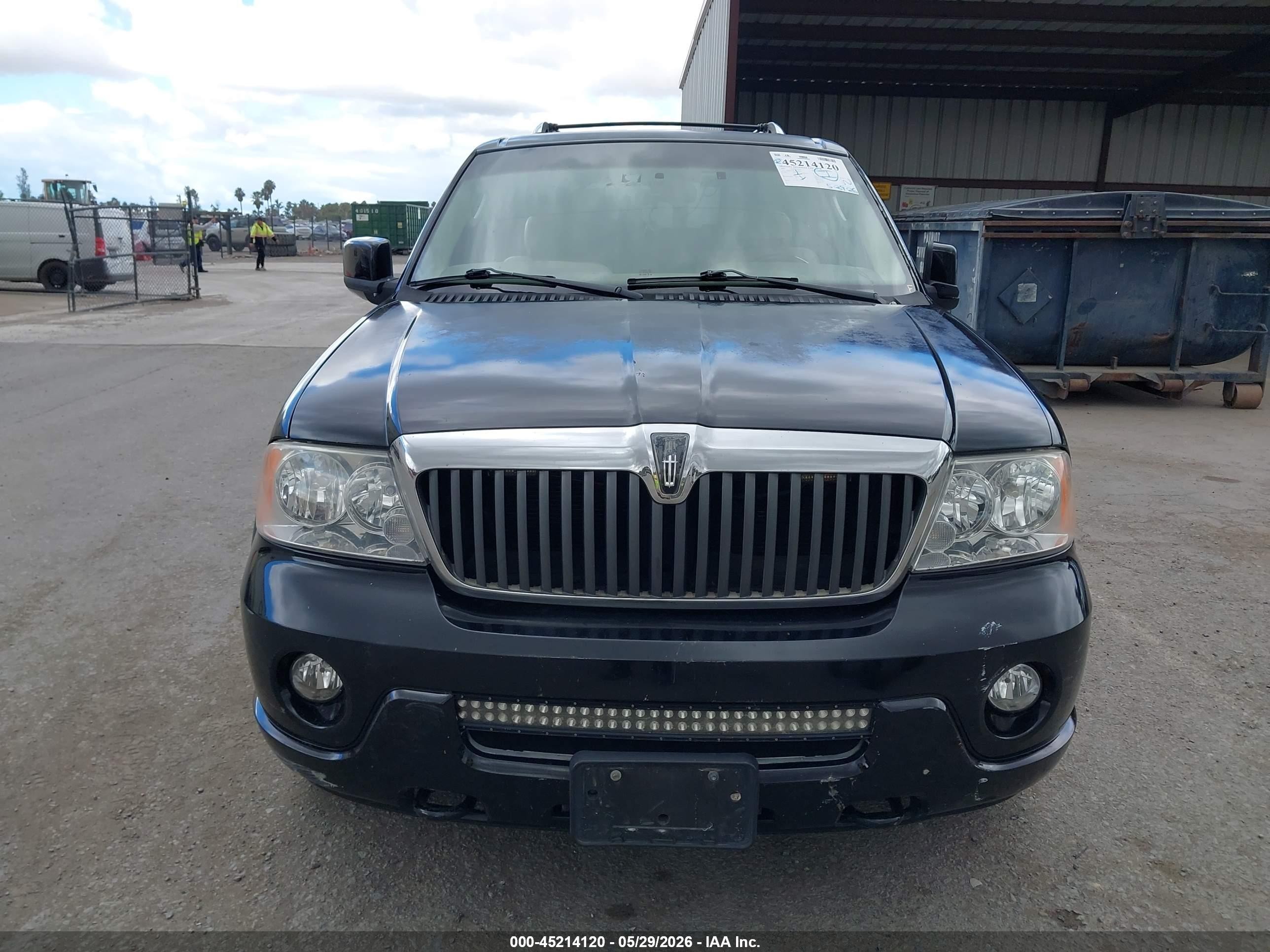 2004 Lincoln Navigator   Black vin: 5LMFU27R74LJ26965