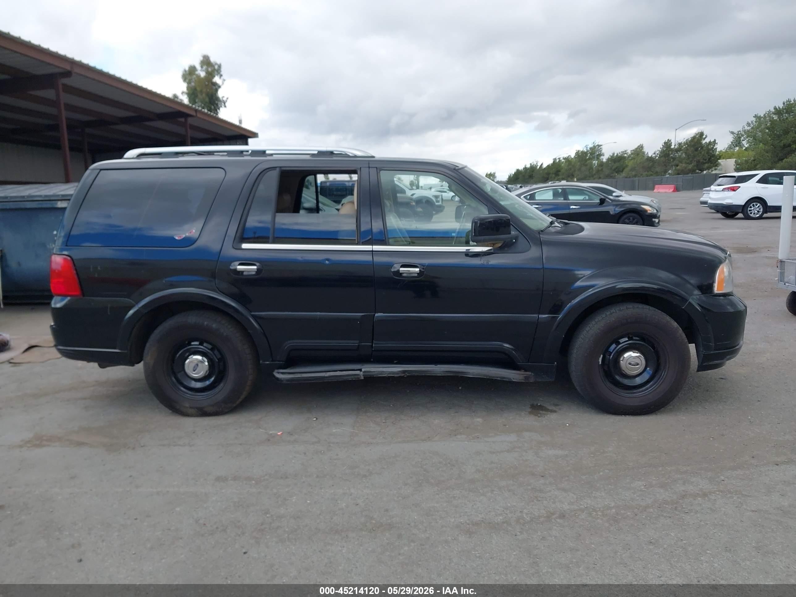 2004 Lincoln Navigator   Black vin: 5LMFU27R74LJ26965