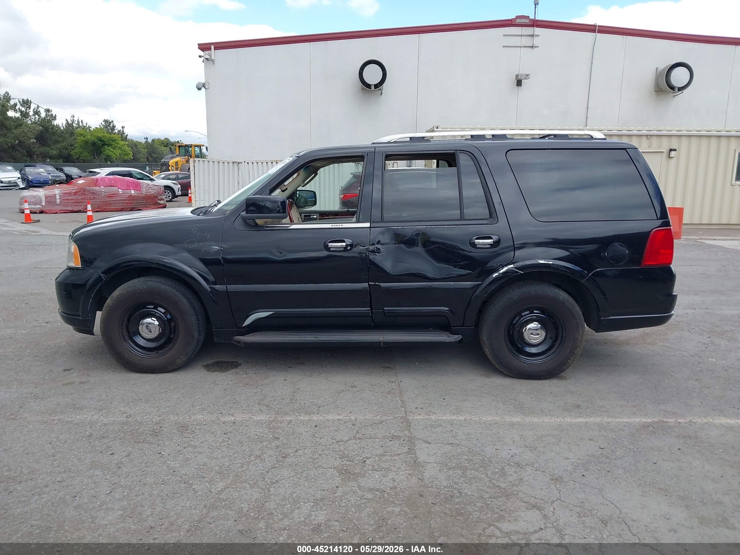 2004 Lincoln Navigator   Black vin: 5LMFU27R74LJ26965