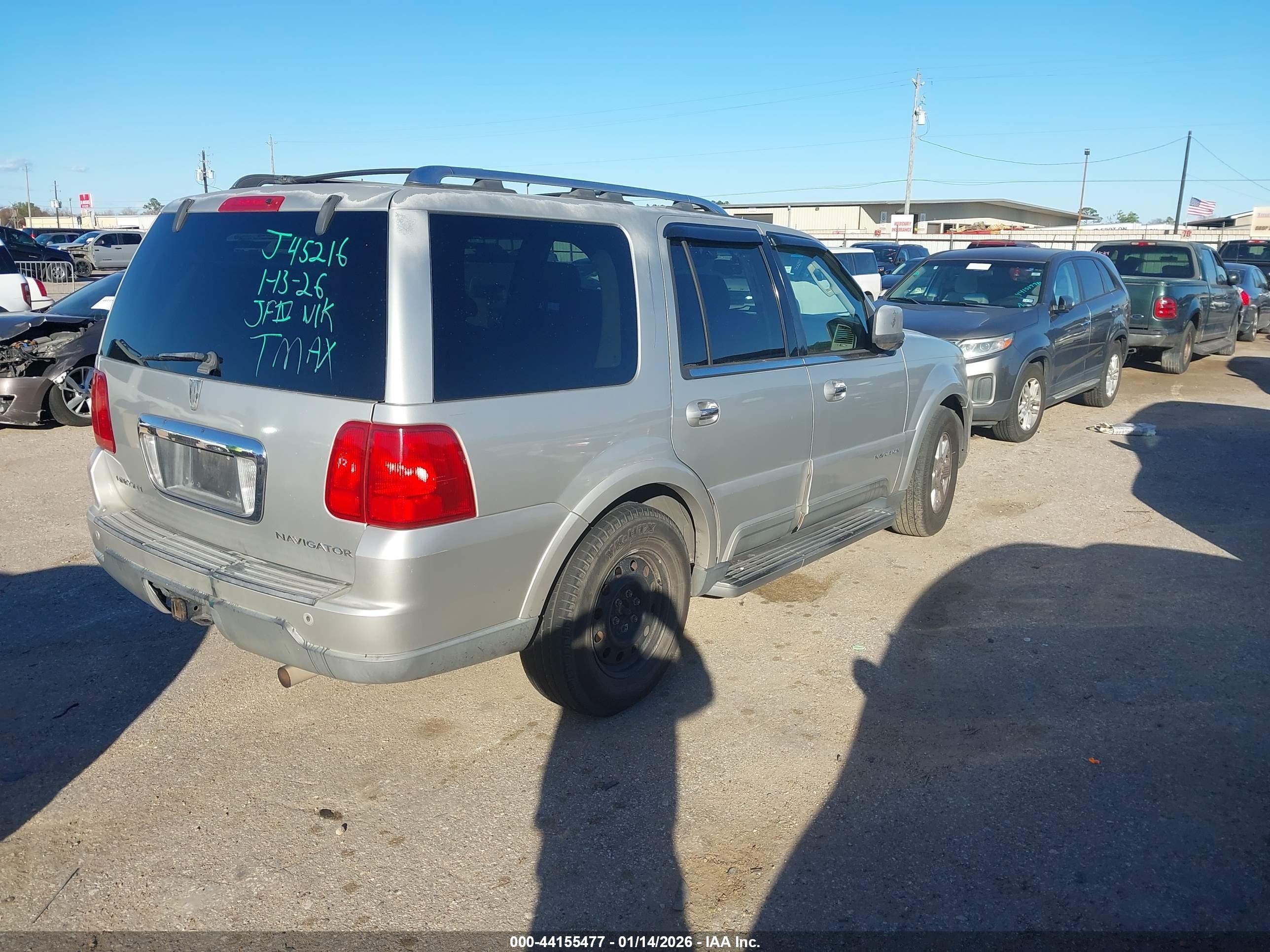 2003 Lincoln Navigator   Silver vin: 5LMFU27R83LJ45216