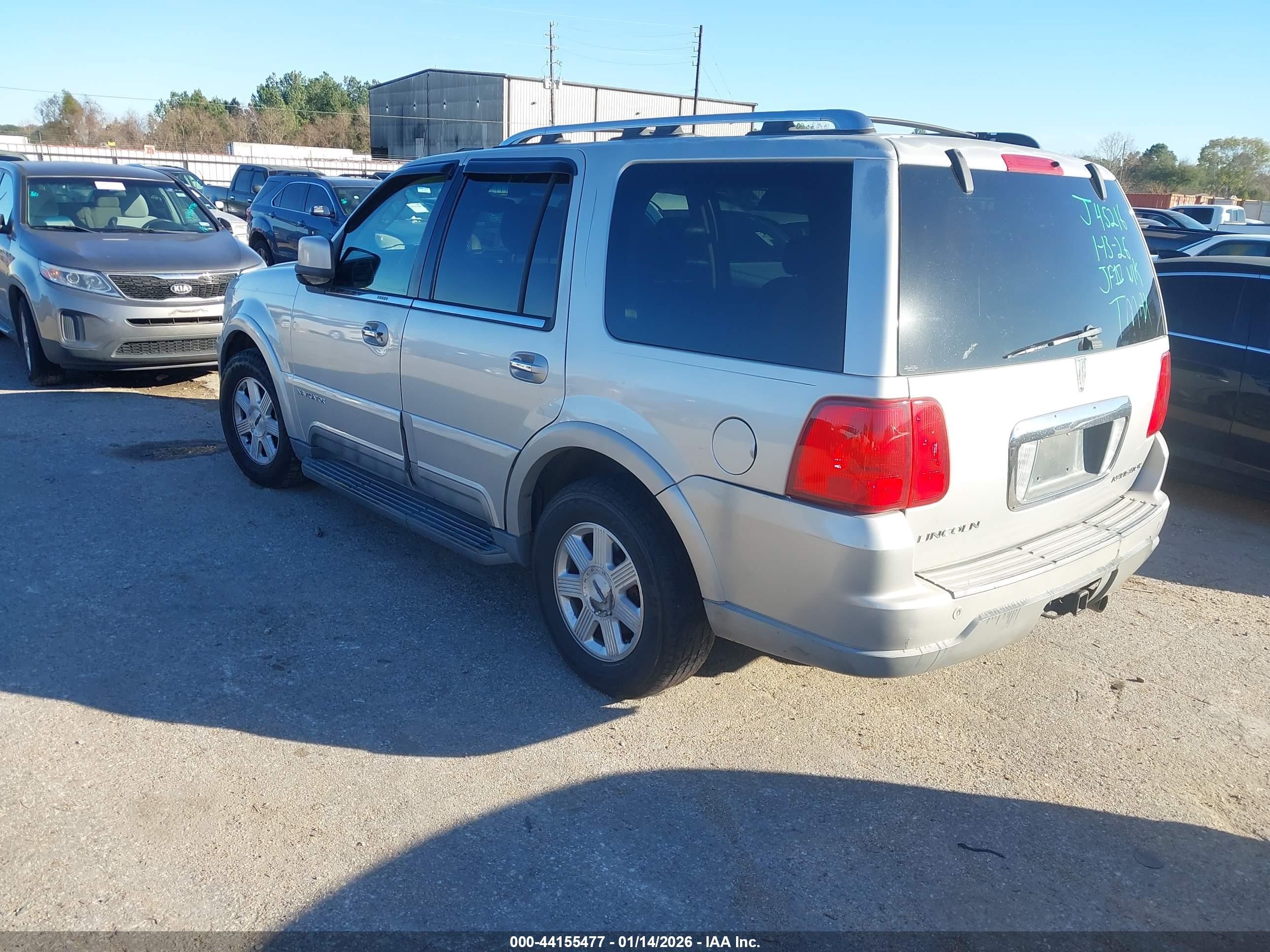 2003 Lincoln Navigator   Silver vin: 5LMFU27R83LJ45216