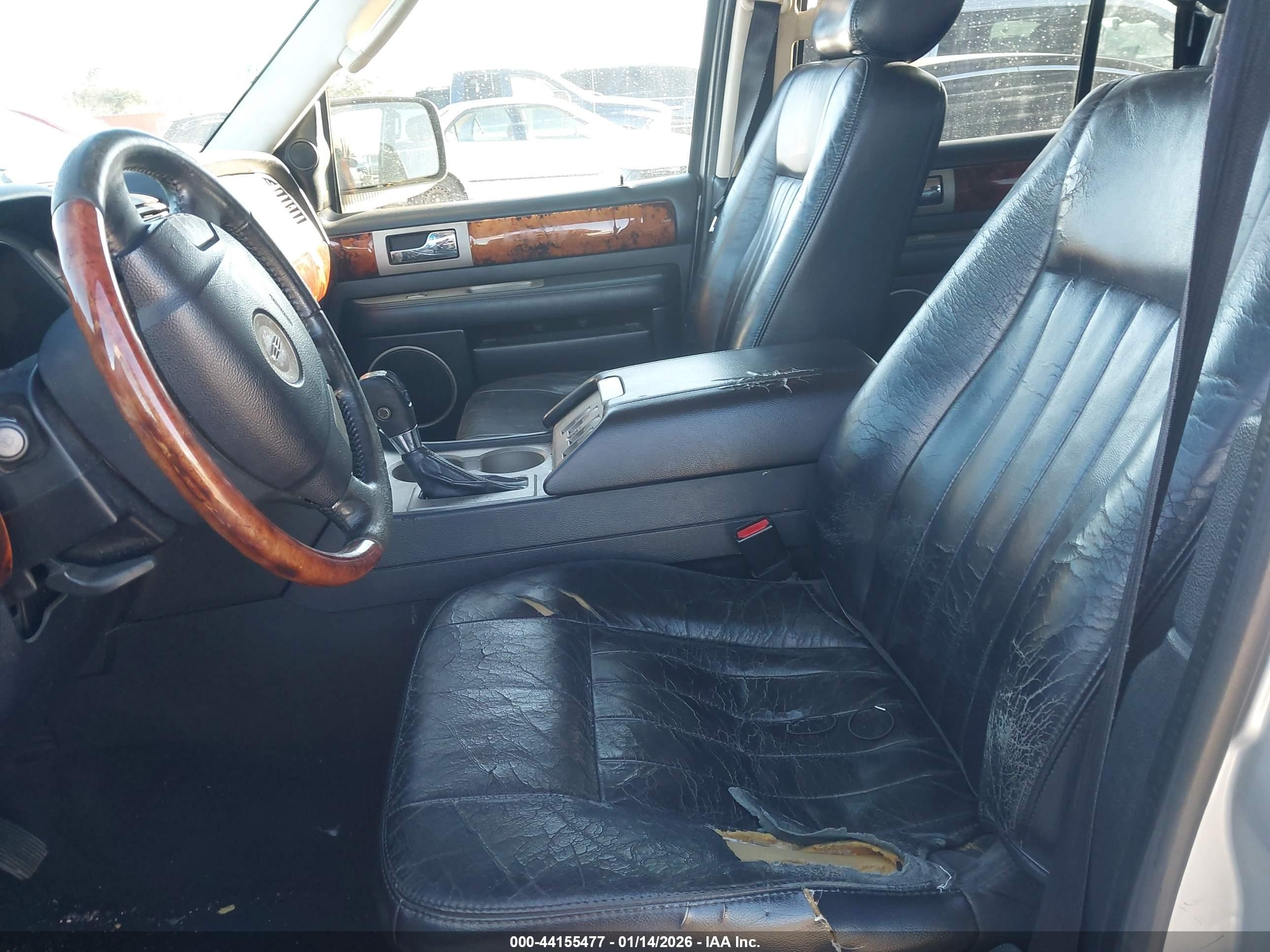 2003 Lincoln Navigator   Silver vin: 5LMFU27R83LJ45216