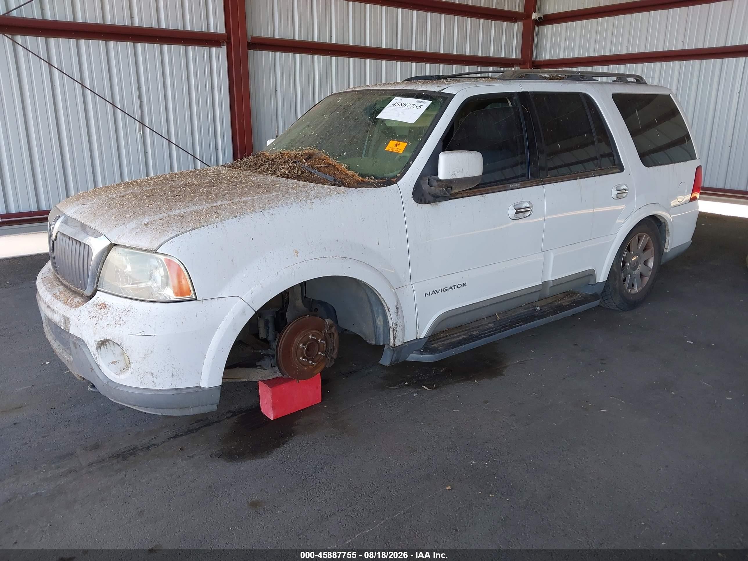2004 Lincoln Navigator   White vin: 5LMFU27R84LJ31608
