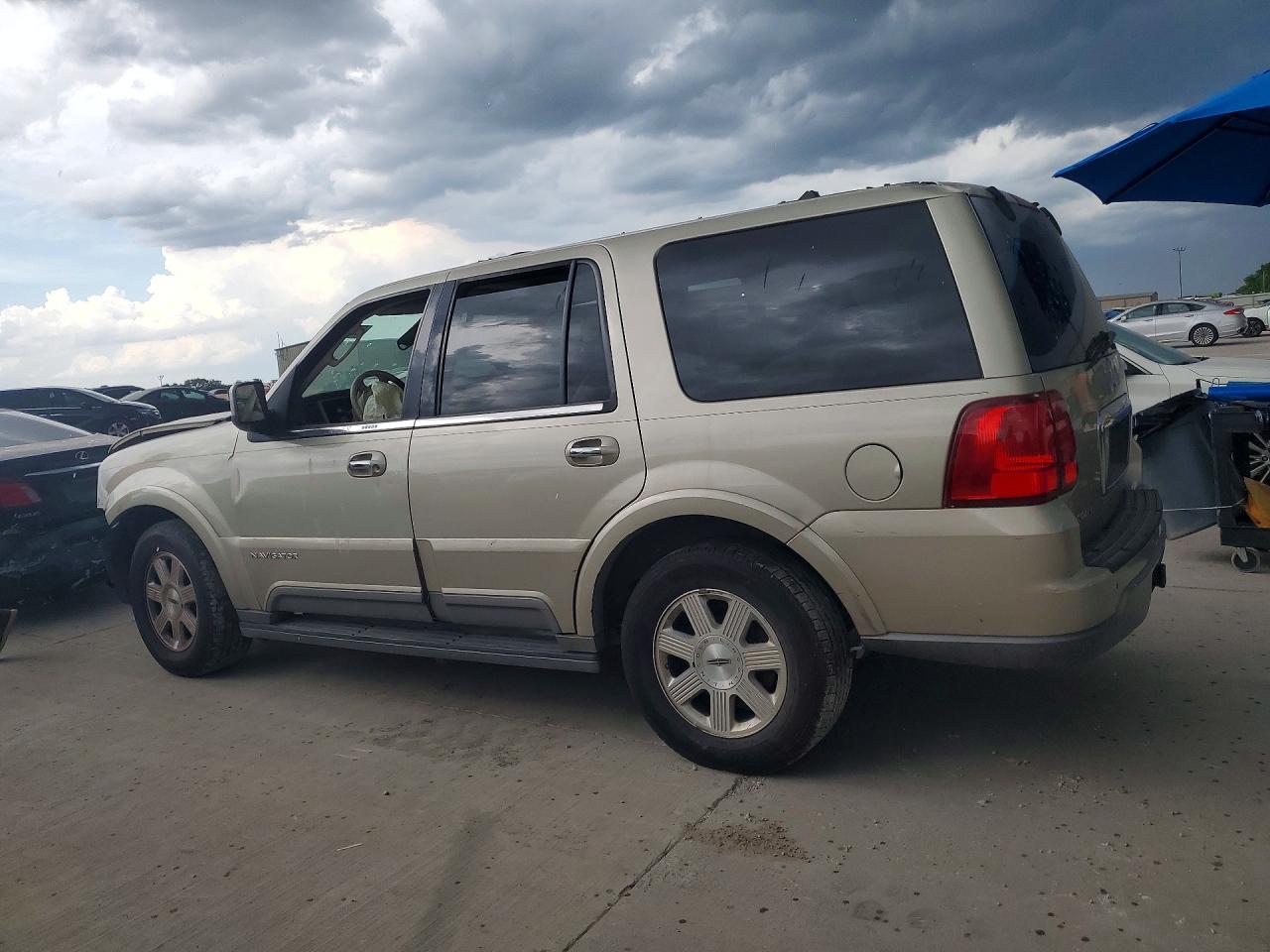 2004 Lincoln Navigator Gold vin: 5LMFU27R94LJ16700