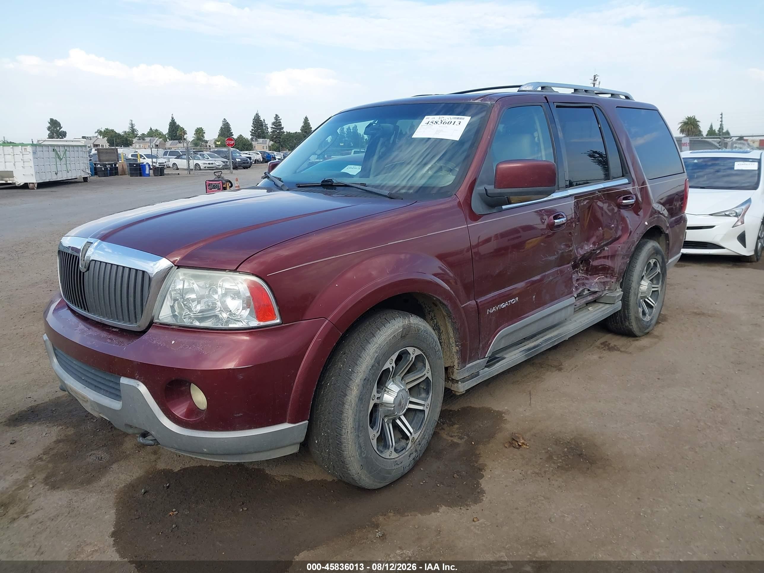 2003 Lincoln Navigator   Burgundy vin: 5LMFU27RX3LJ23931
