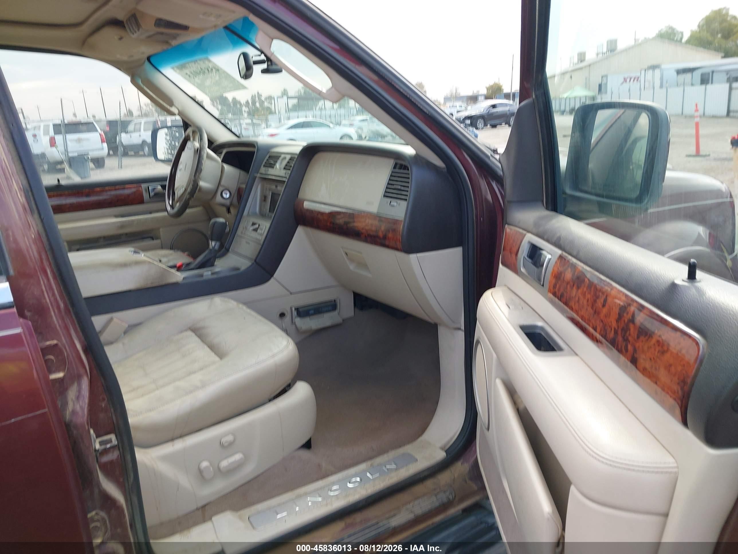 2003 Lincoln Navigator   Burgundy vin: 5LMFU27RX3LJ23931