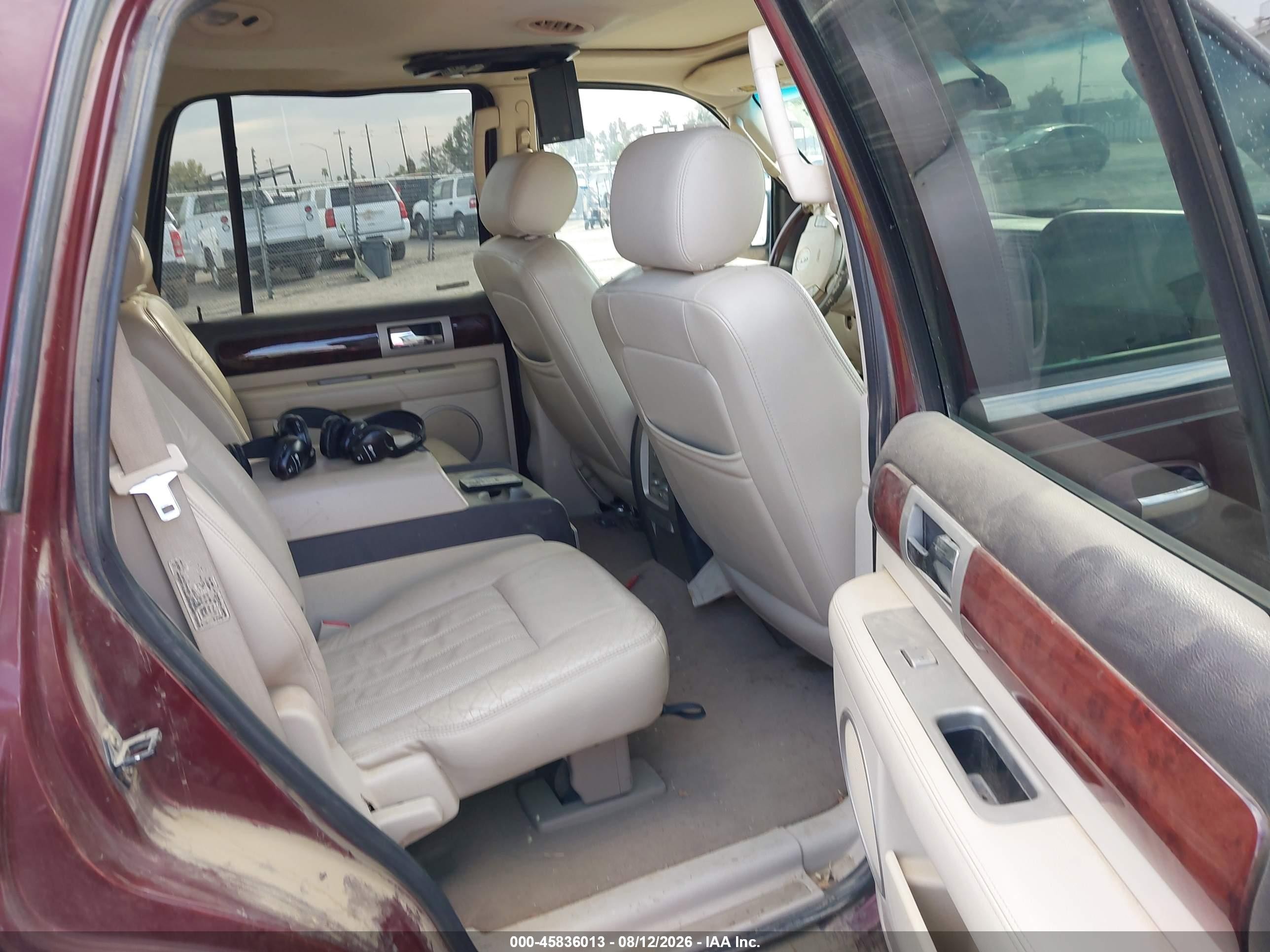 2003 Lincoln Navigator   Burgundy vin: 5LMFU27RX3LJ23931