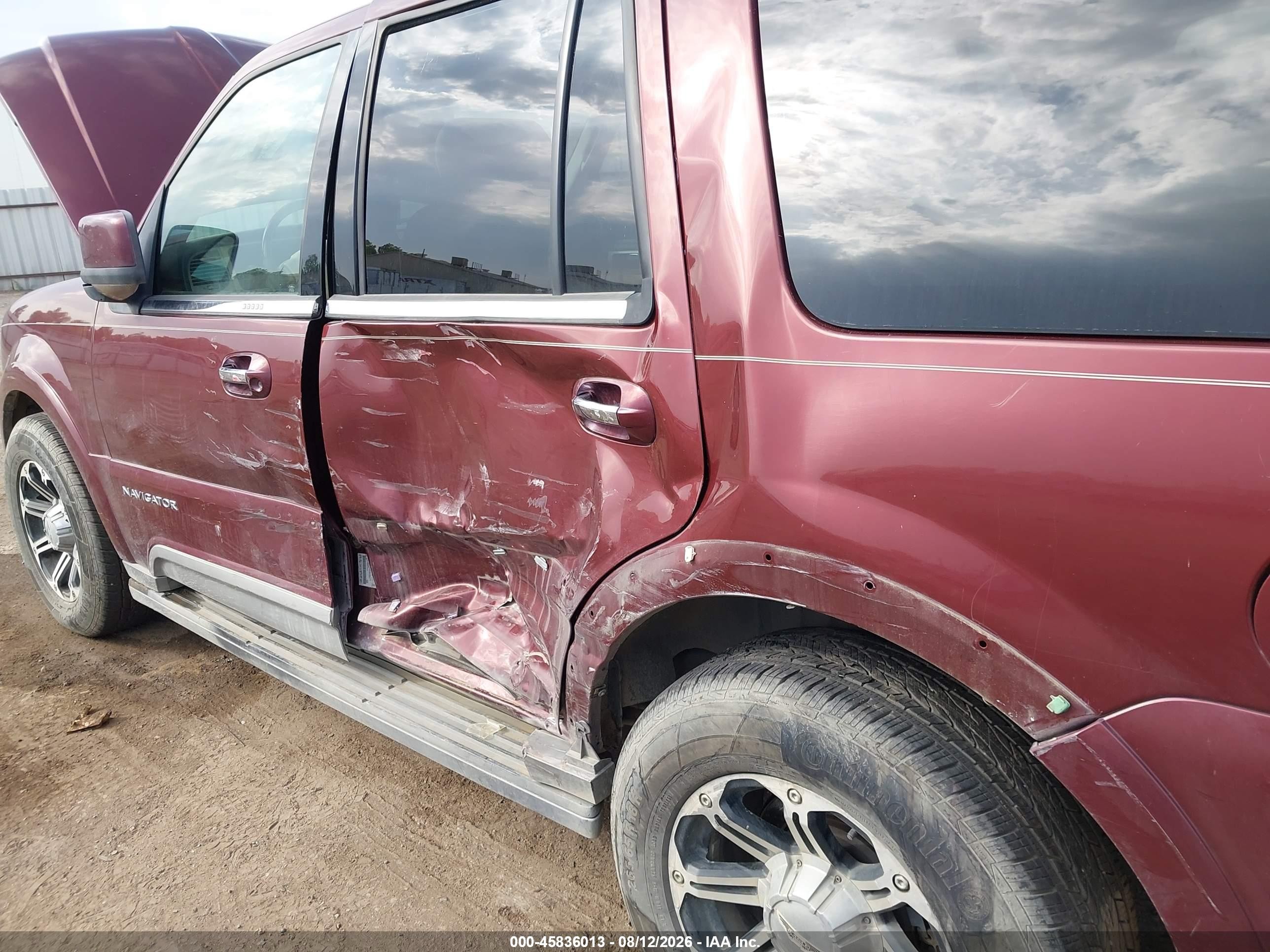 2003 Lincoln Navigator   Burgundy vin: 5LMFU27RX3LJ23931