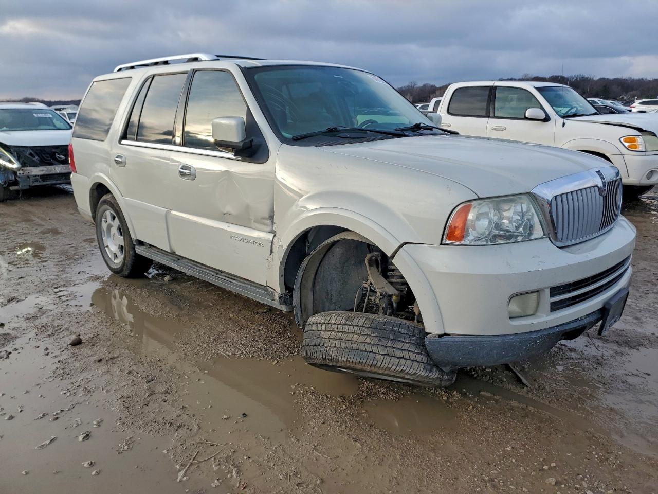 2005 Lincoln Navigator Бежевый vin: 5LMFU28505LJ07798