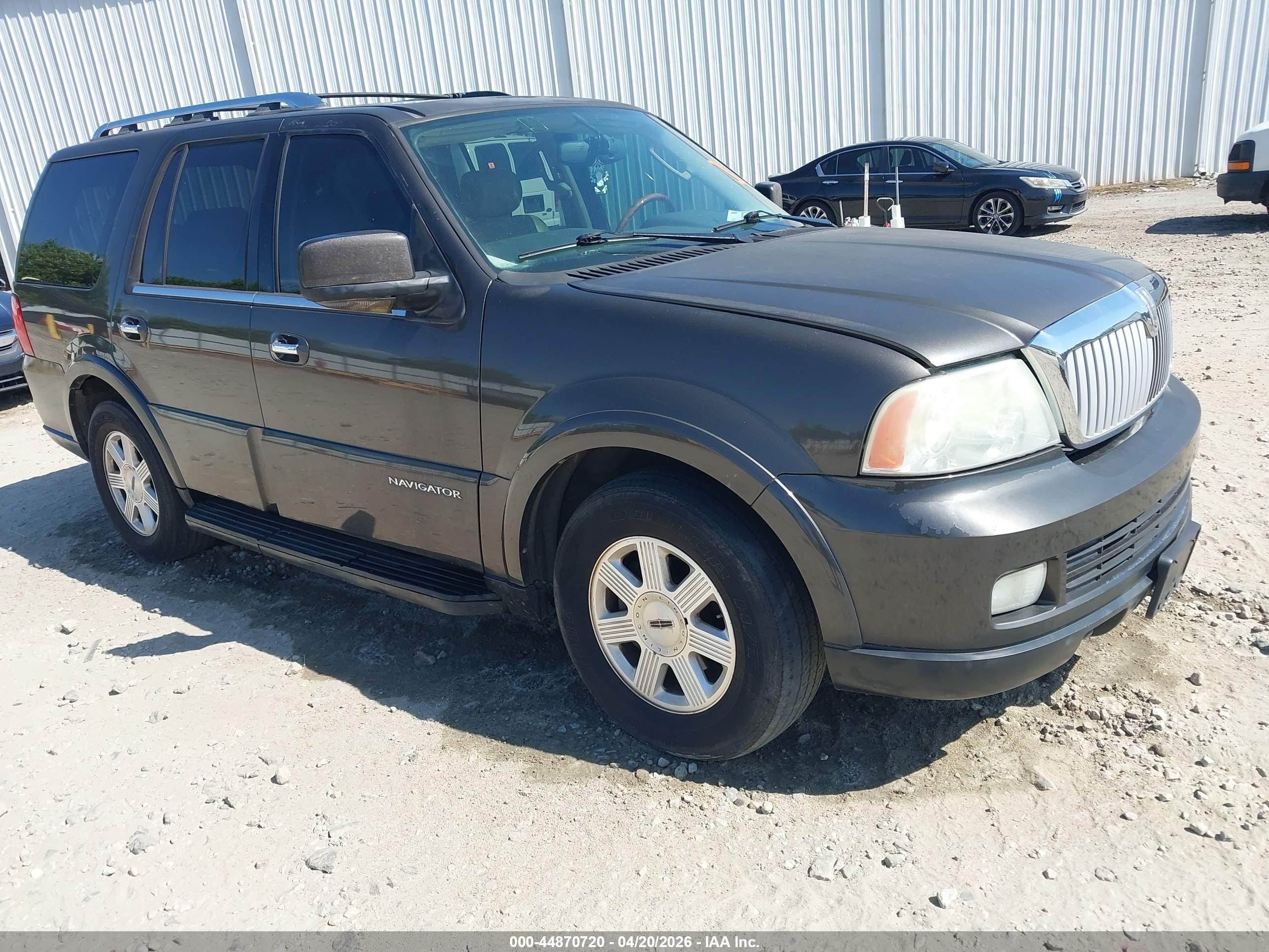 2005 Lincoln Navigator   Gray vin: 5LMFU28505LJ19255