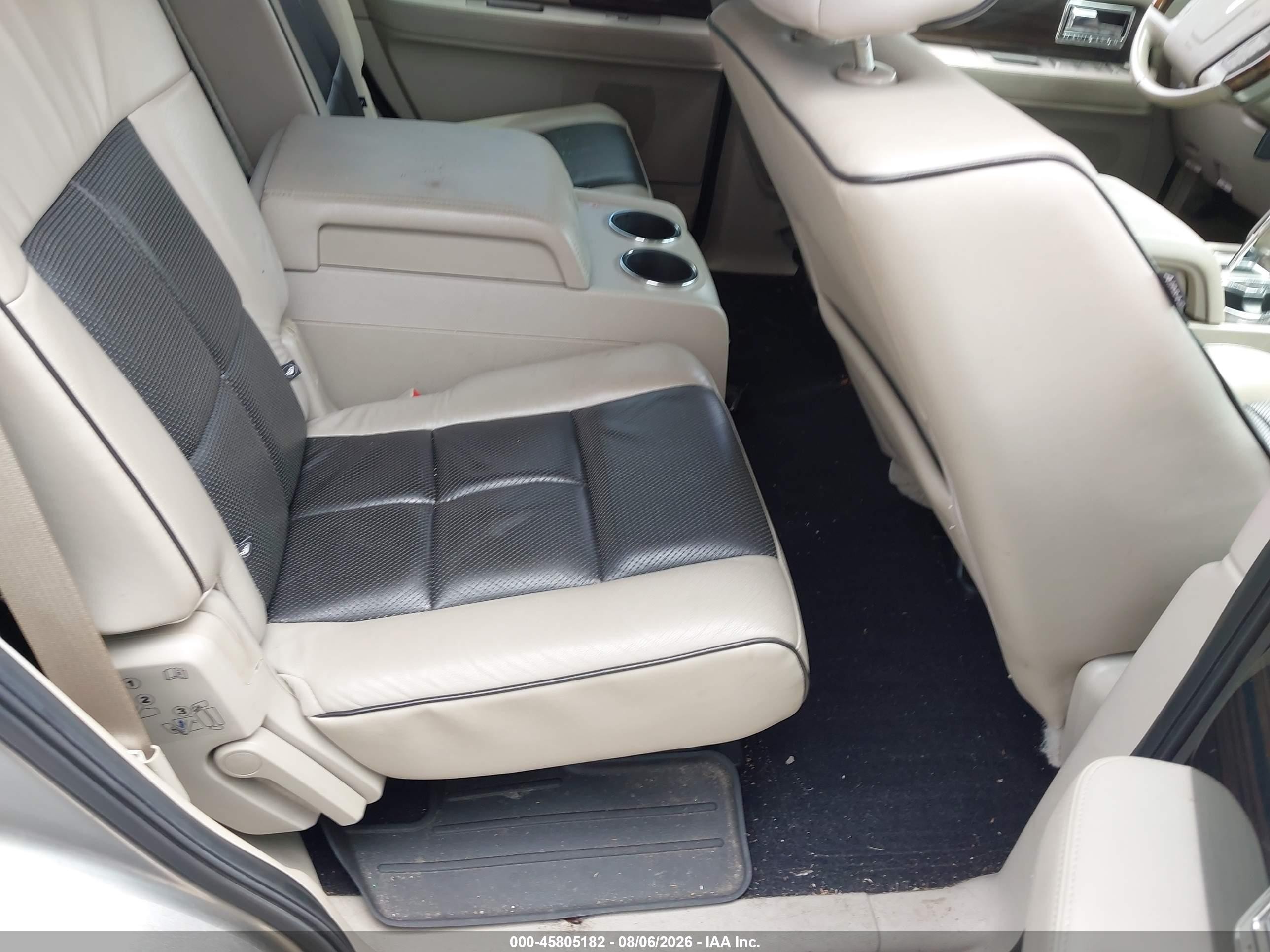 2008 Lincoln Navigator   Желто-коричневый vin: 5LMFU28508LJ21690