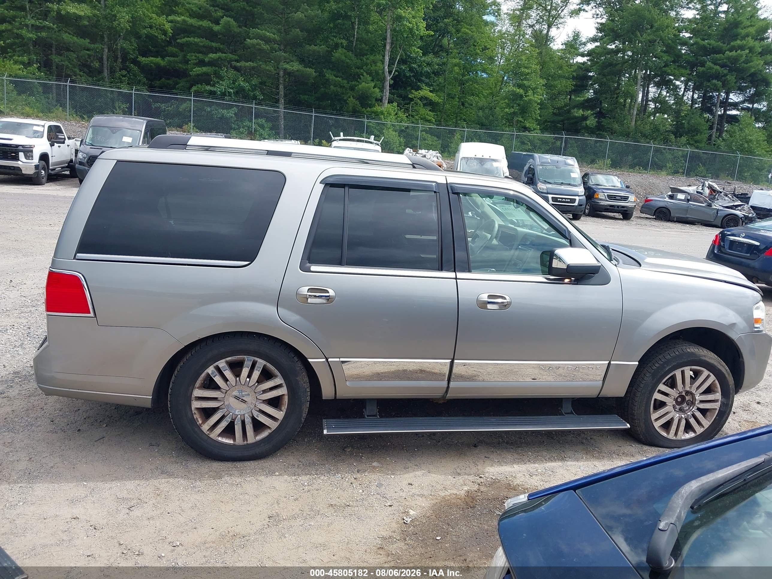 2008 Lincoln Navigator   Желто-коричневый vin: 5LMFU28508LJ21690
