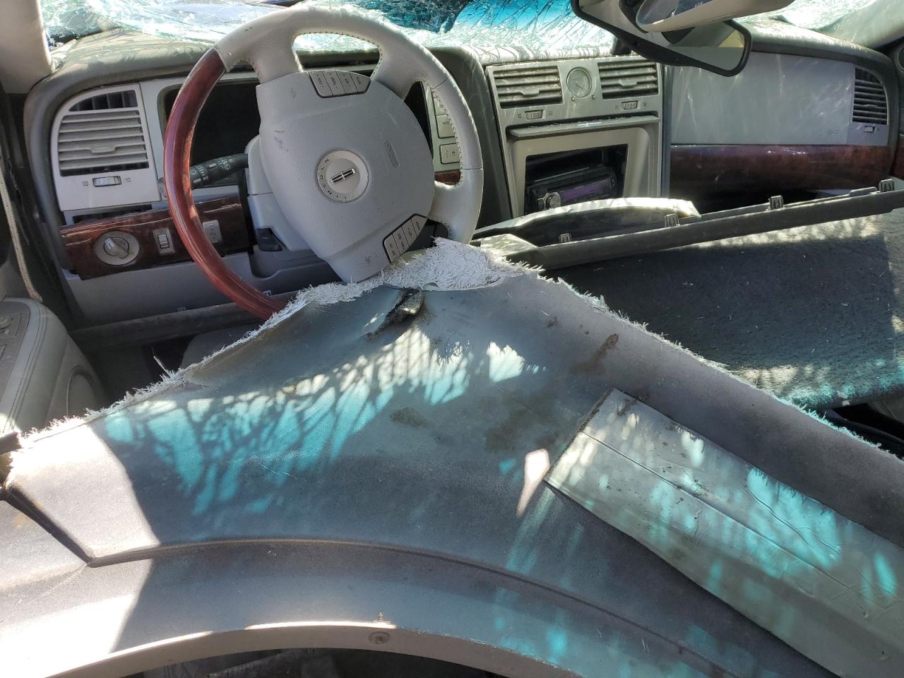 2005 Lincoln Navigator Silver vin: 5LMFU28515LJ09835