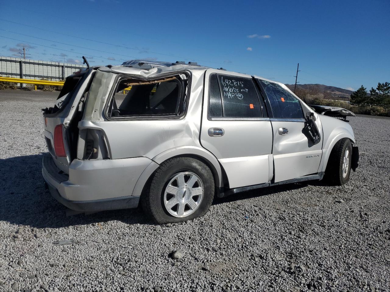 2005 Lincoln Navigator Silver vin: 5LMFU28515LJ09835