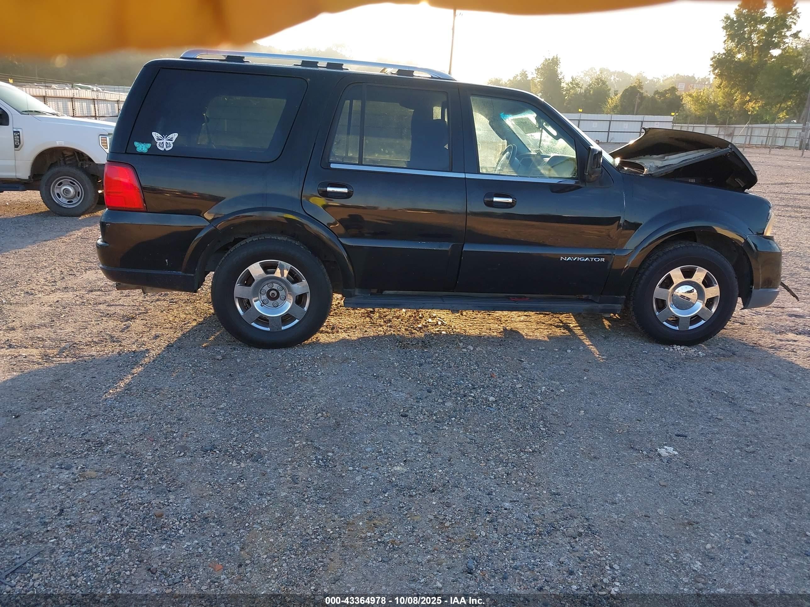 2005 Lincoln Navigator   Black vin: 5LMFU28515LJ12511