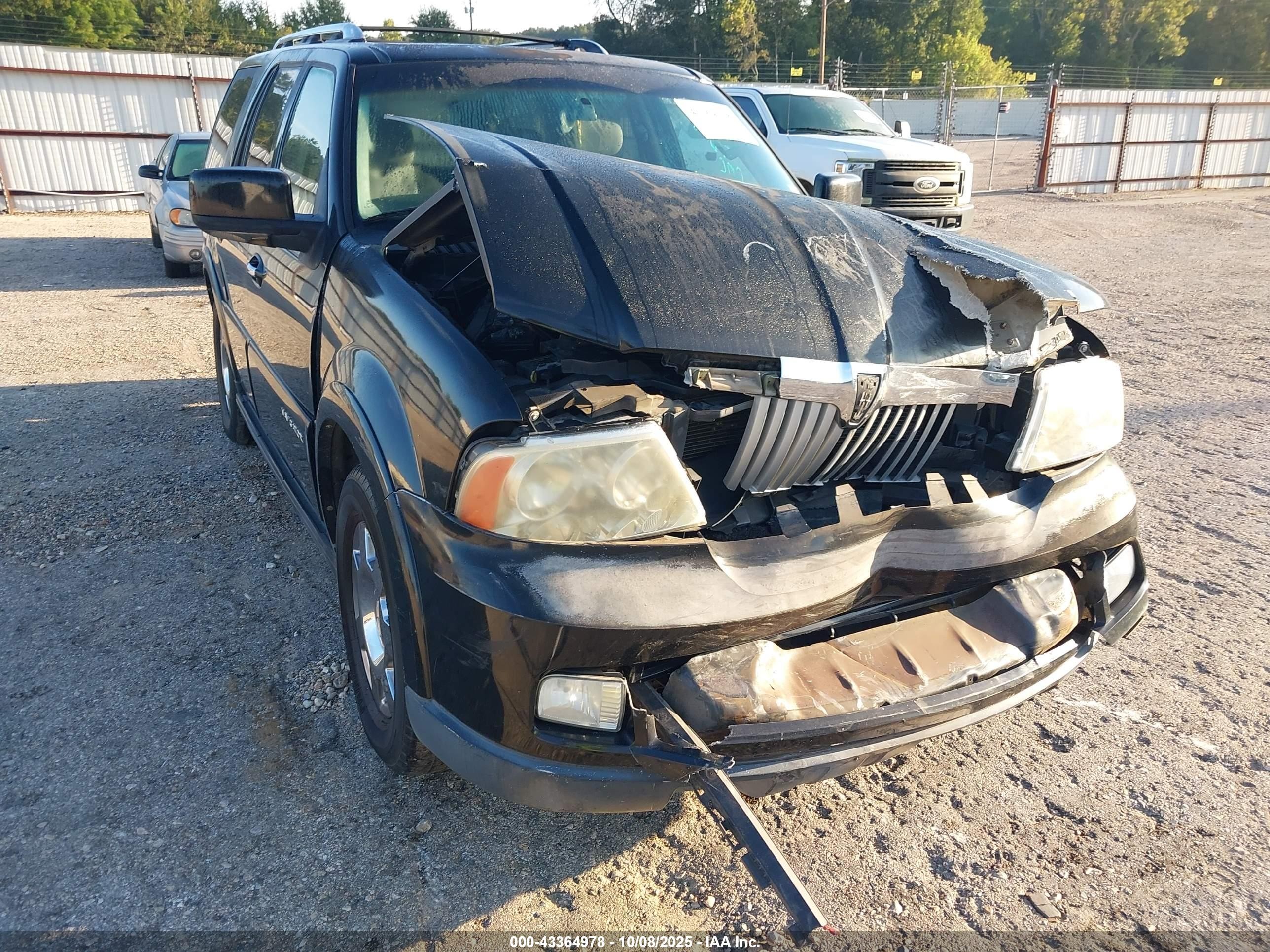 2005 Lincoln Navigator   Black vin: 5LMFU28515LJ12511