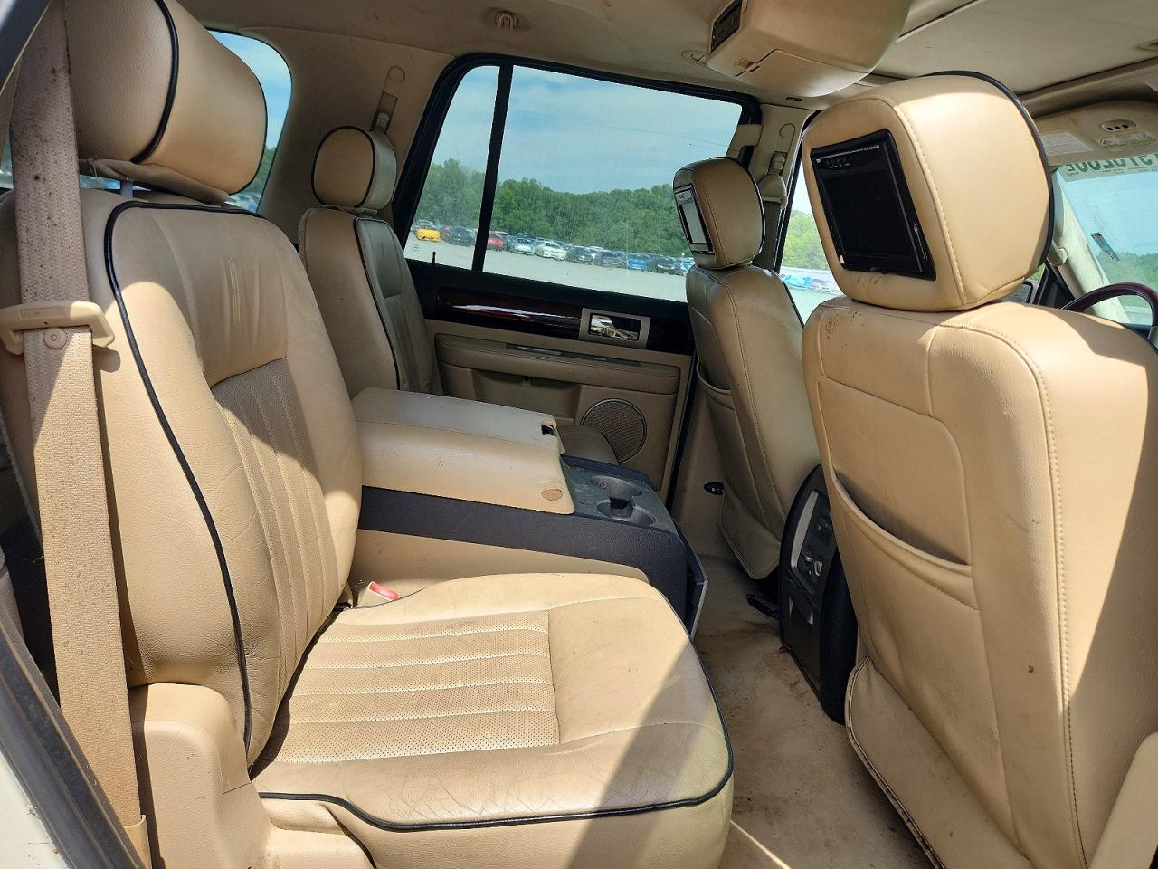 2005 Lincoln Navigator Кремовый vin: 5LMFU28515LJ14761