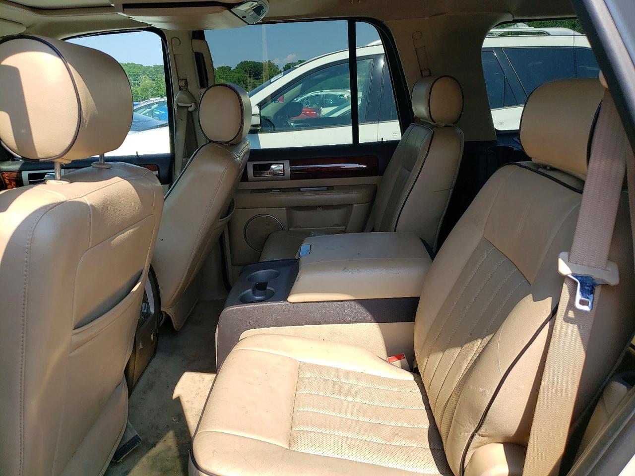 2006 Lincoln Navigator Белый vin: 5LMFU28516LJ01235