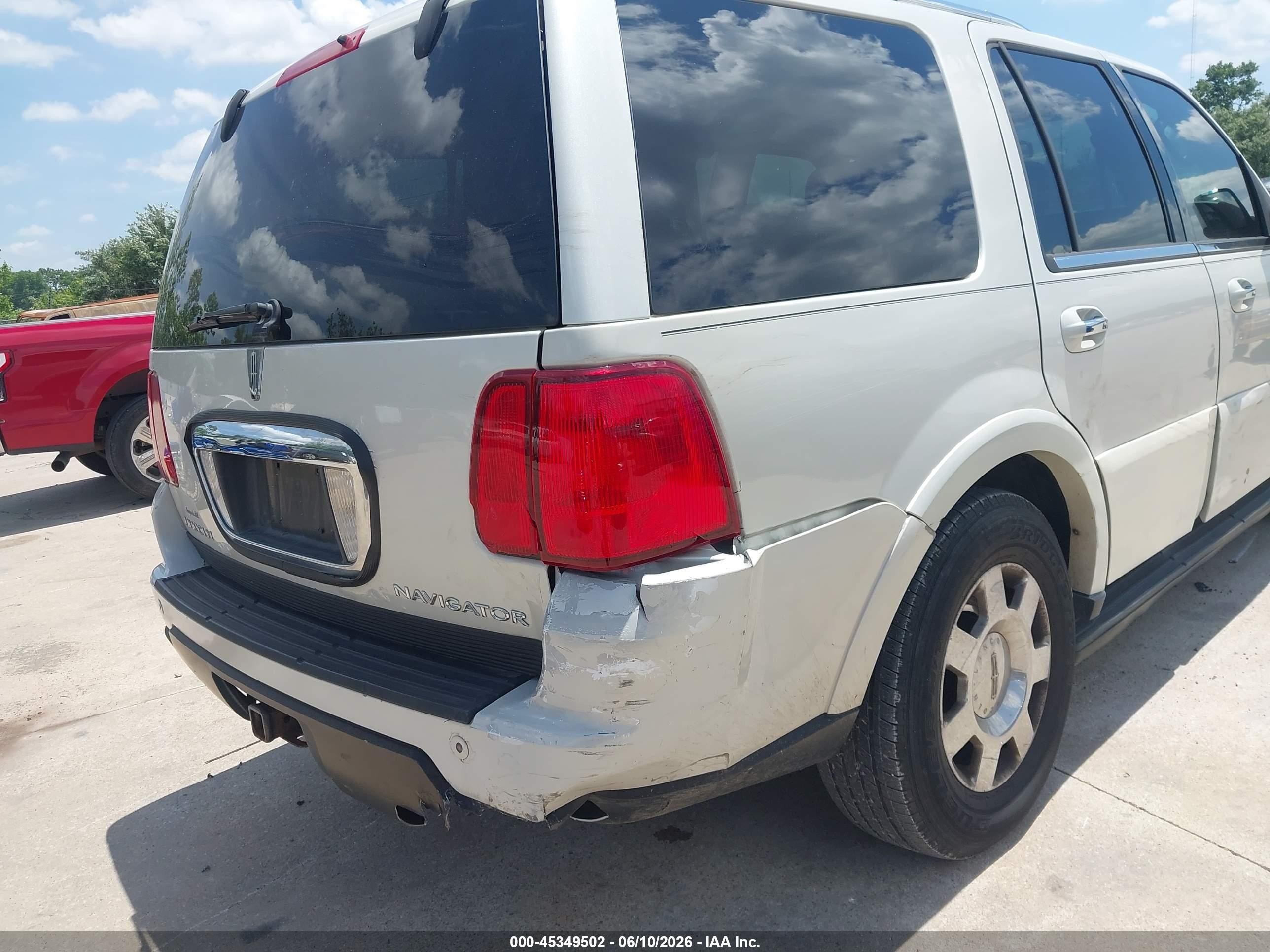 2006 Lincoln Navigator Luxury/ultimate Белый vin: 5LMFU28516LJ06144