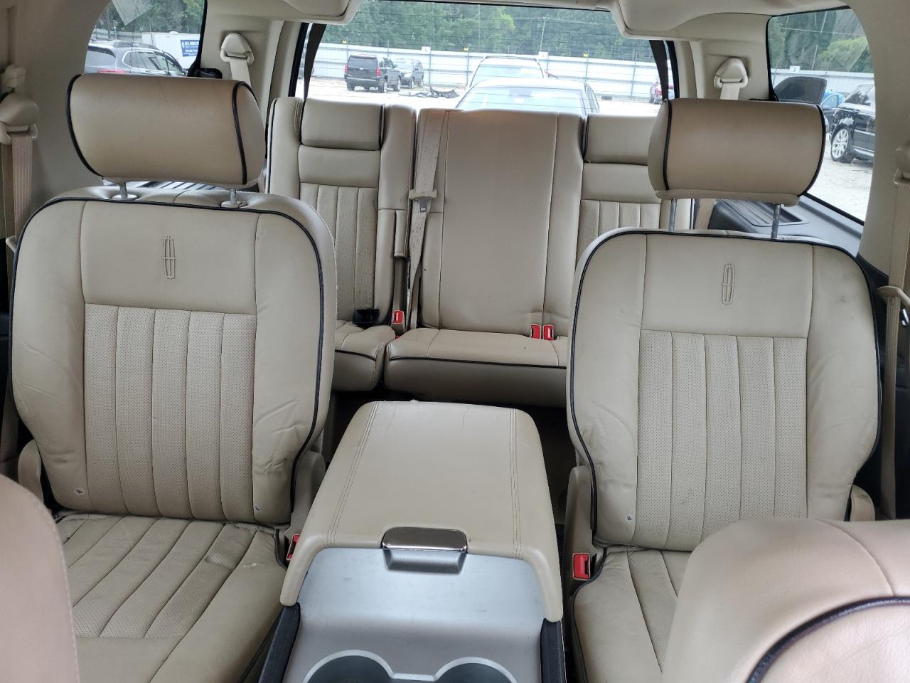 2005 Lincoln Navigator Beige vin: 5LMFU28525LJ21993