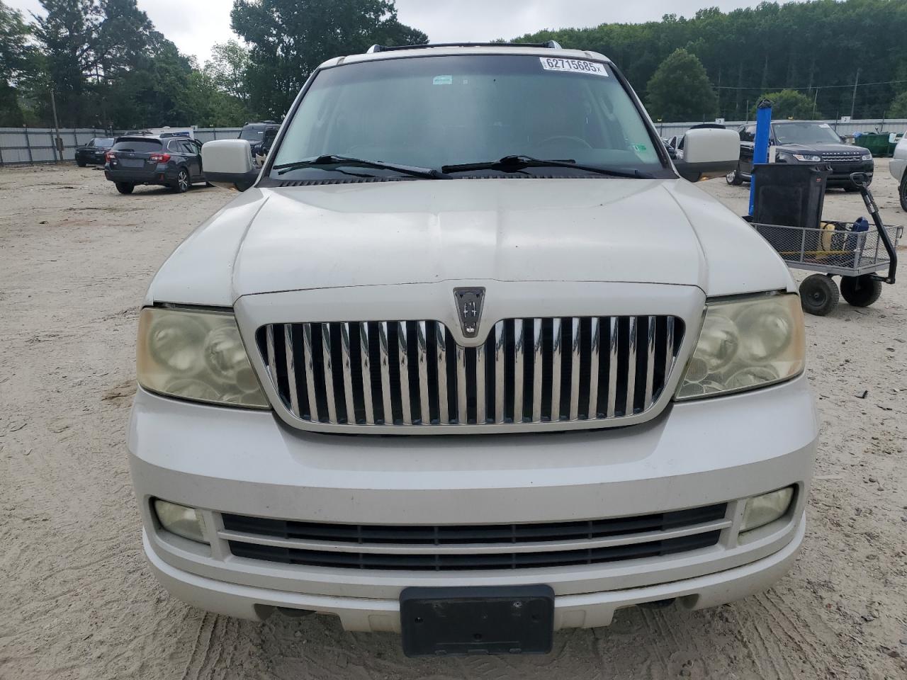 2005 Lincoln Navigator Beige vin: 5LMFU28525LJ21993