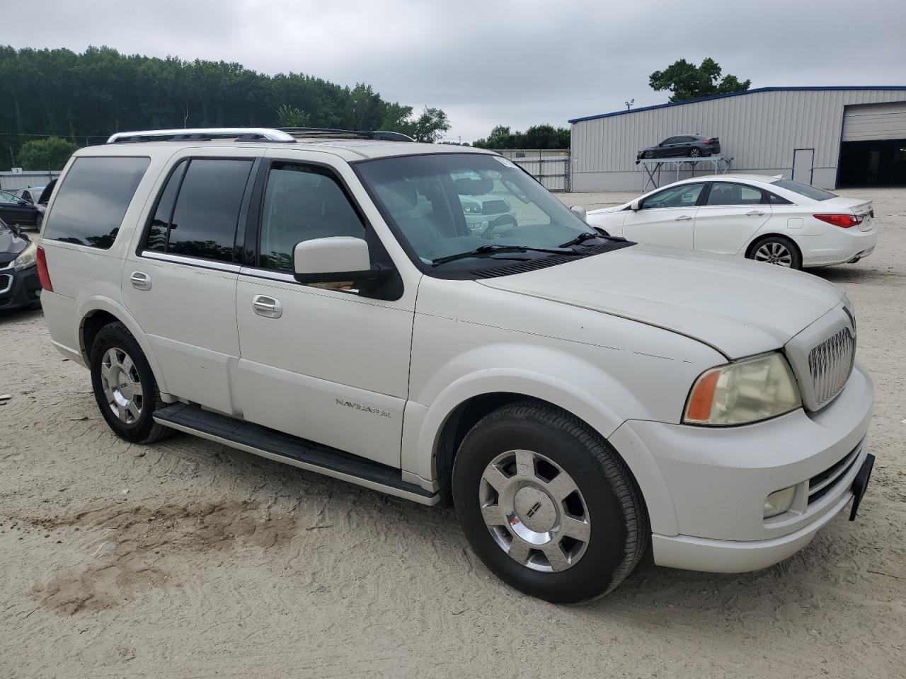 2005 Lincoln Navigator Beige vin: 5LMFU28525LJ21993