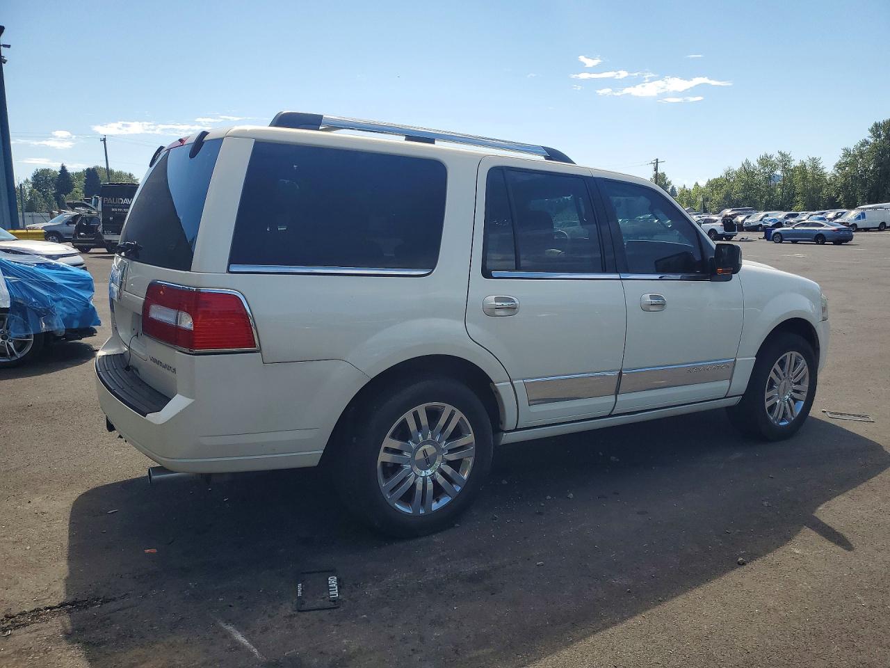2007 Lincoln Navigator White vin: 5LMFU28527LJ17106