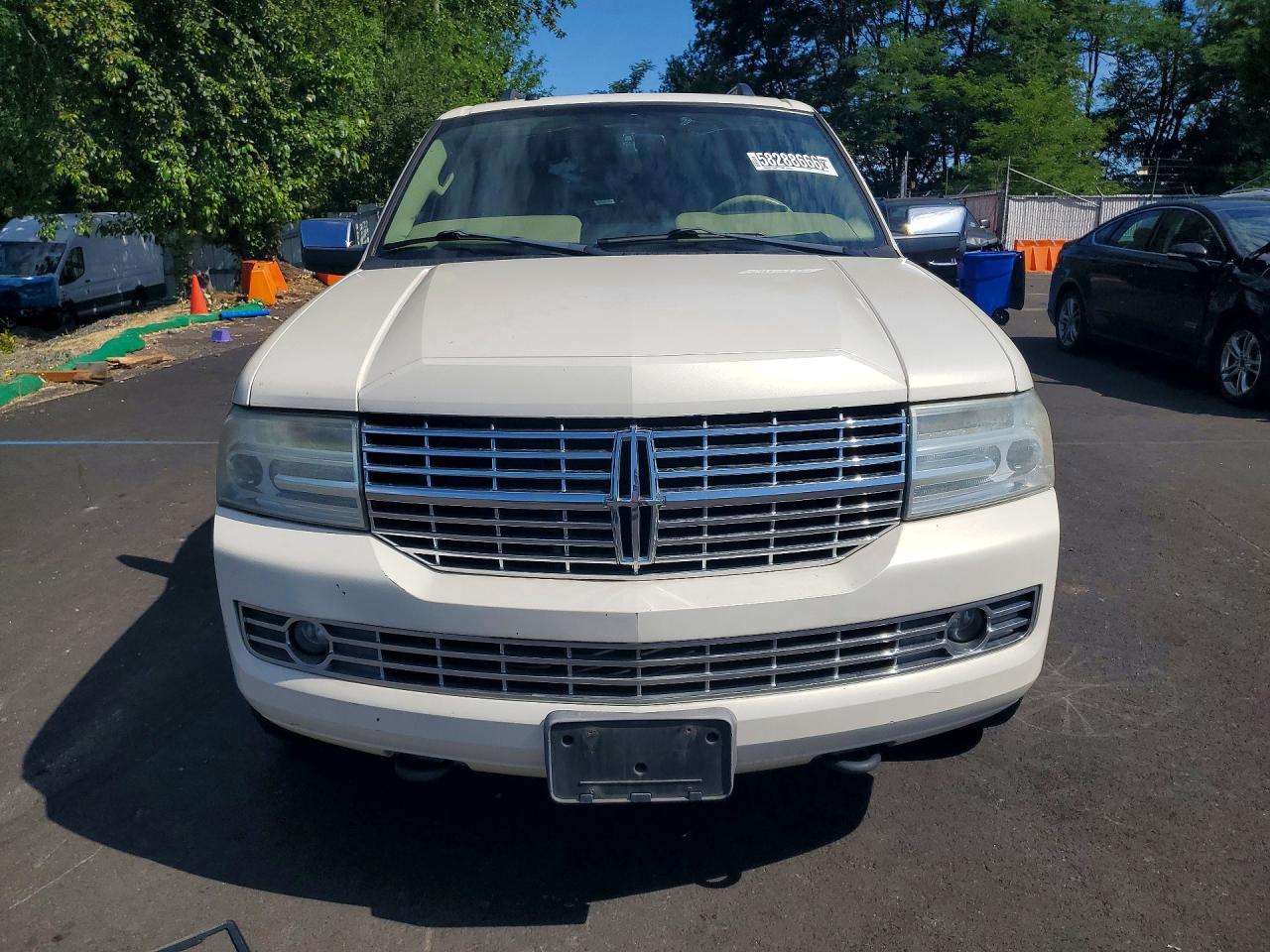 2007 Lincoln Navigator White vin: 5LMFU28527LJ17106