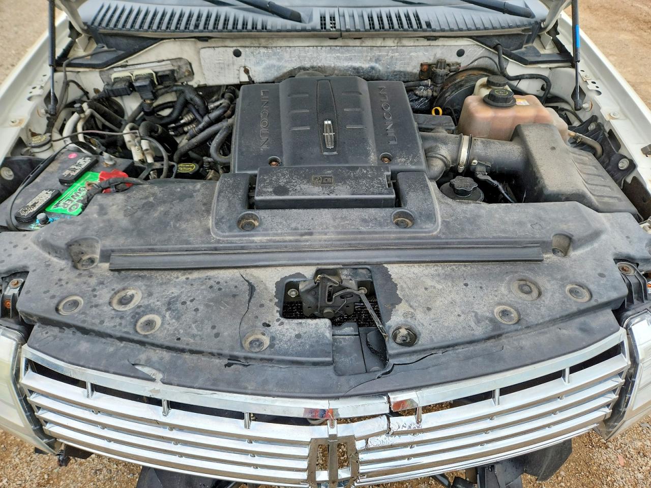 2008 Lincoln Navigator Кремовый vin: 5LMFU28528LJ14773