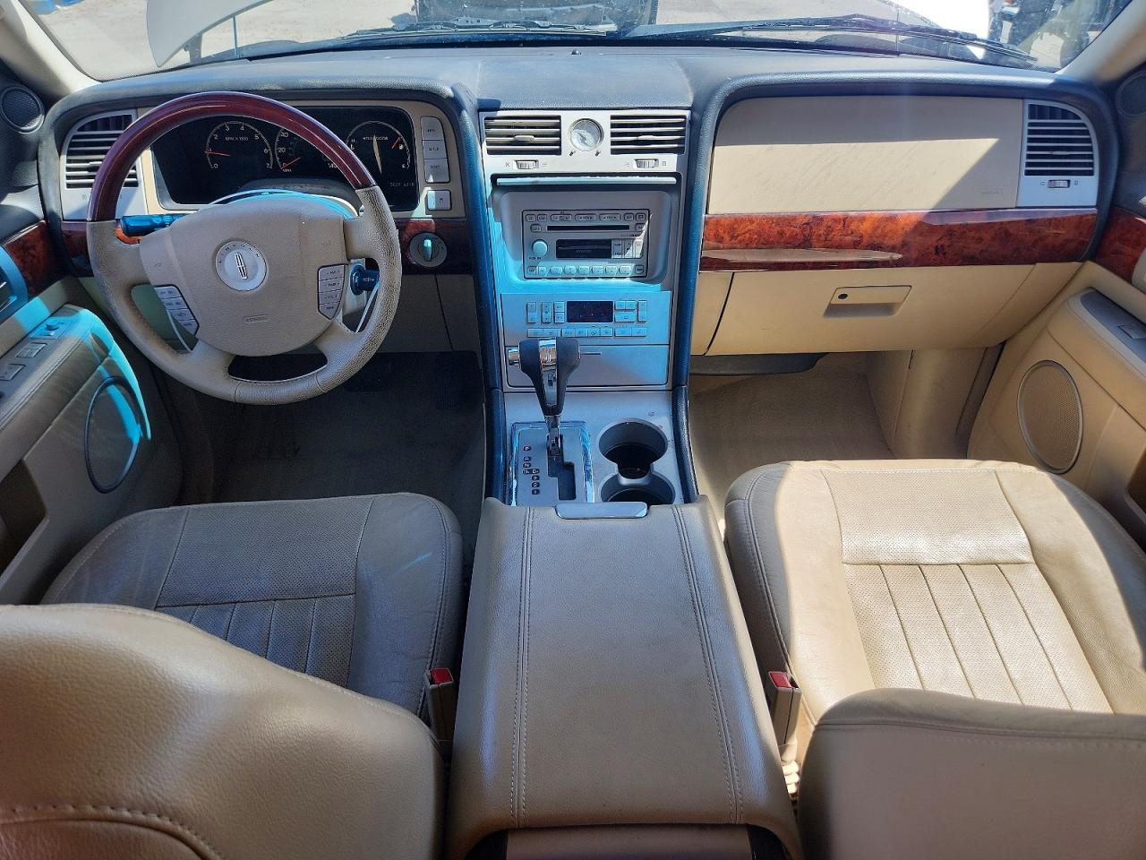 2005 Lincoln Navigator Beige vin: 5LMFU28535LJ08122