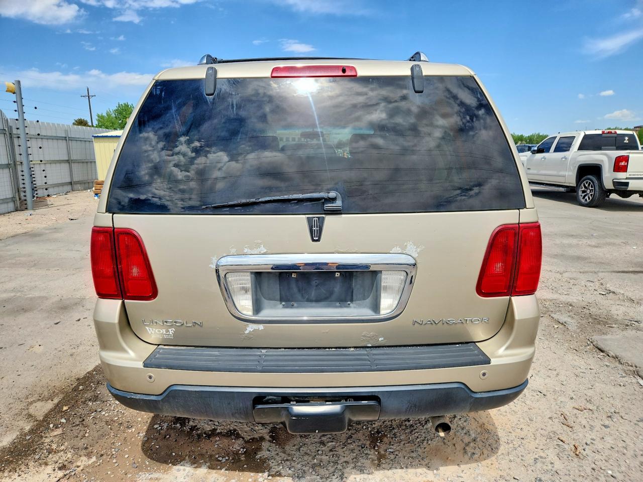 2005 Lincoln Navigator Beige vin: 5LMFU28535LJ08122