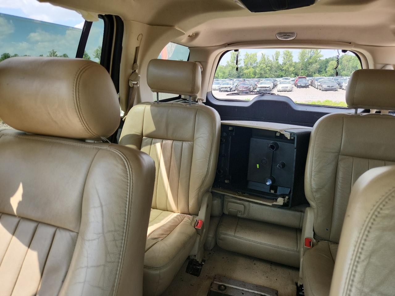 2005 Lincoln Navigator Tan vin: 5LMFU28535LJ15765