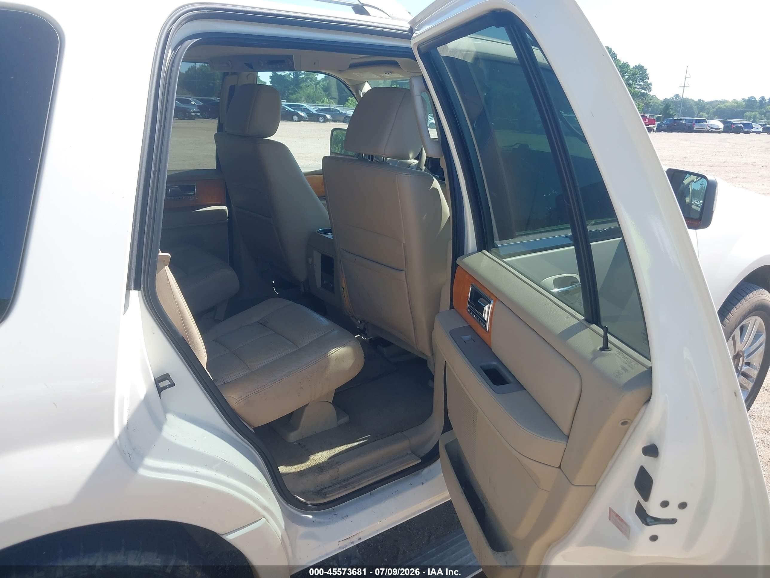 2008 Lincoln Navigator   Кремовый vin: 5LMFU28538LJ11512