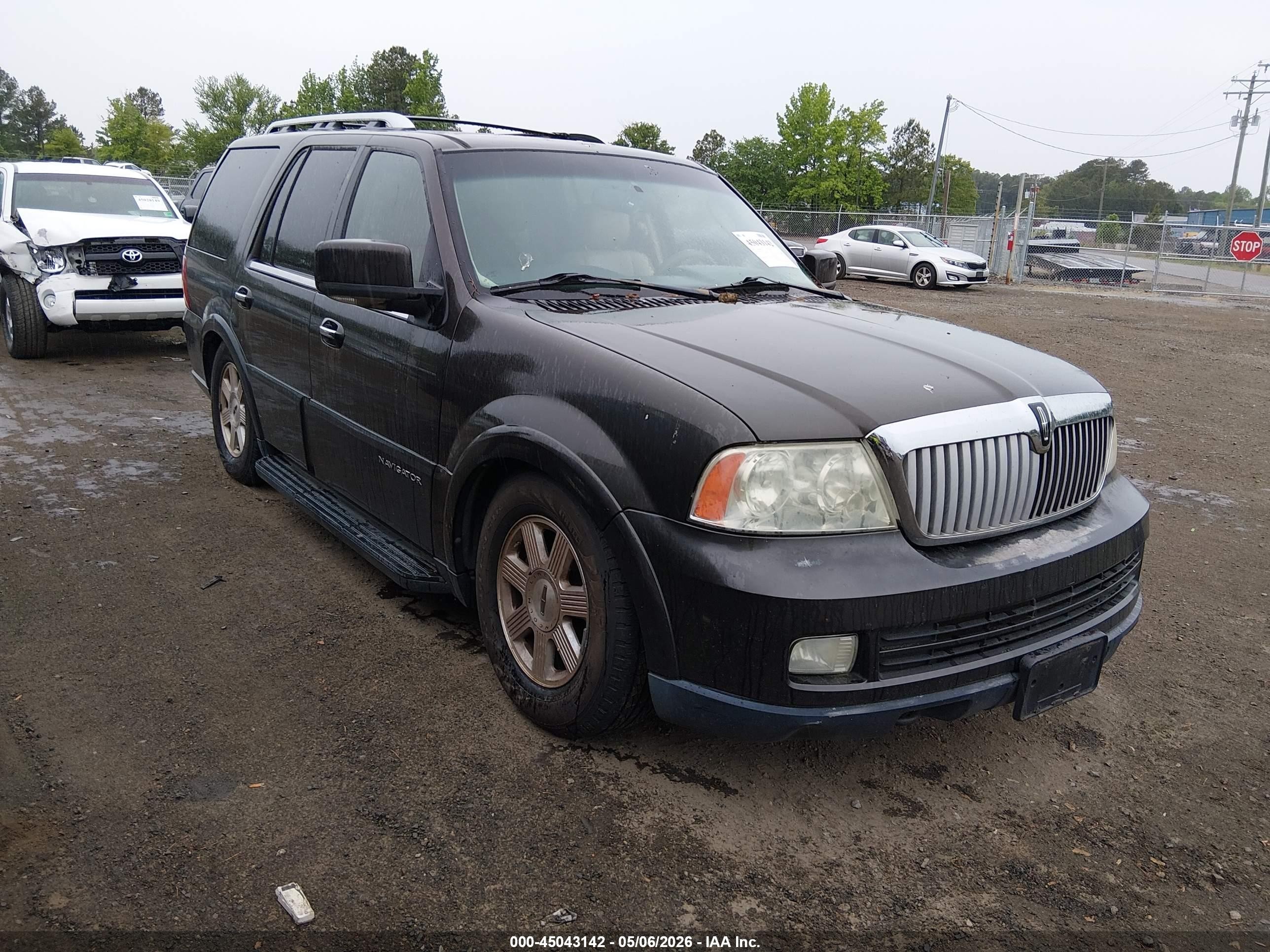 2005 Lincoln Navigator   Black vin: 5LMFU28545LJ12700