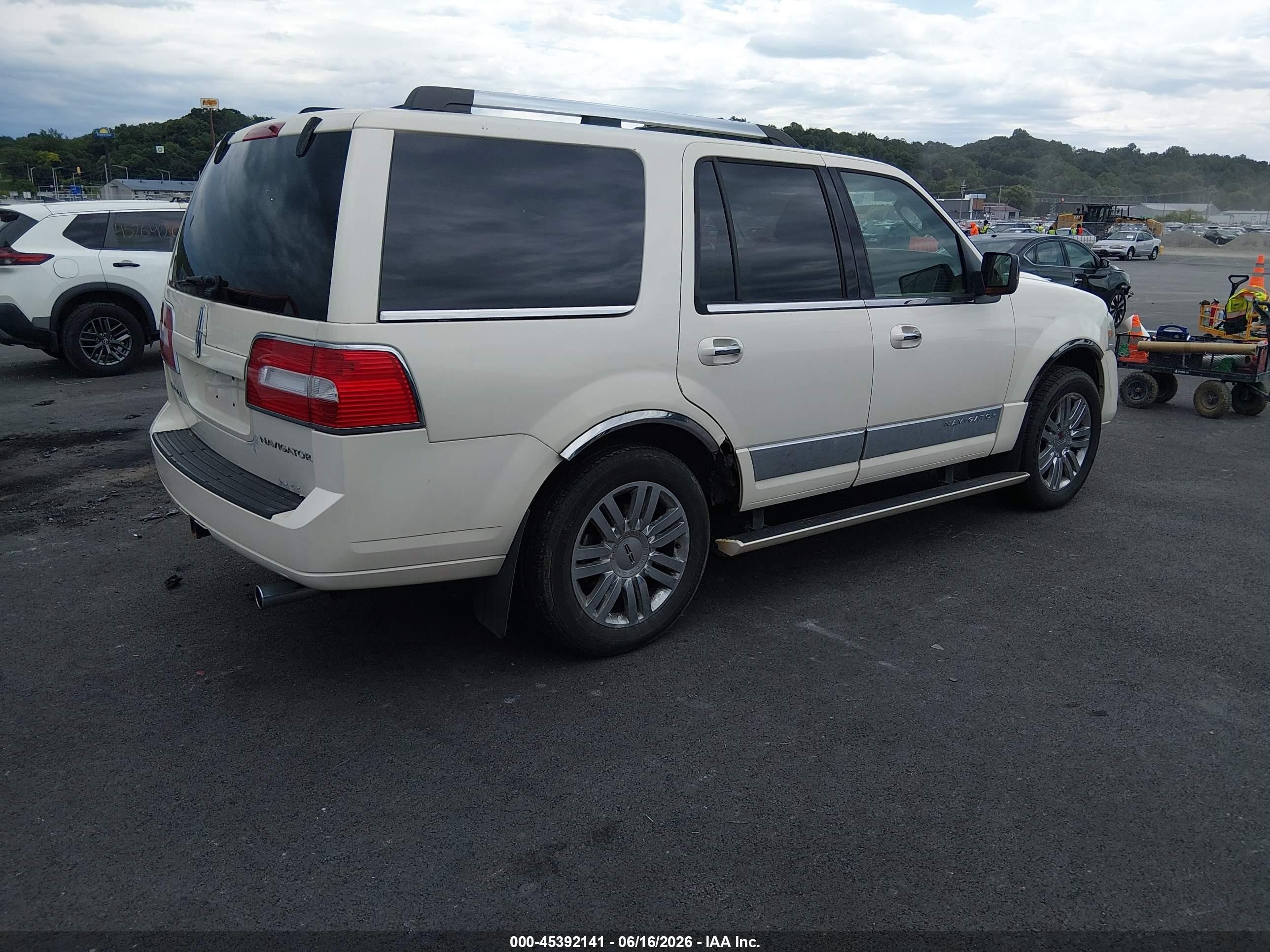 2007 Lincoln Navigator Ultimate Желто-коричневый vin: 5LMFU28547LJ13591