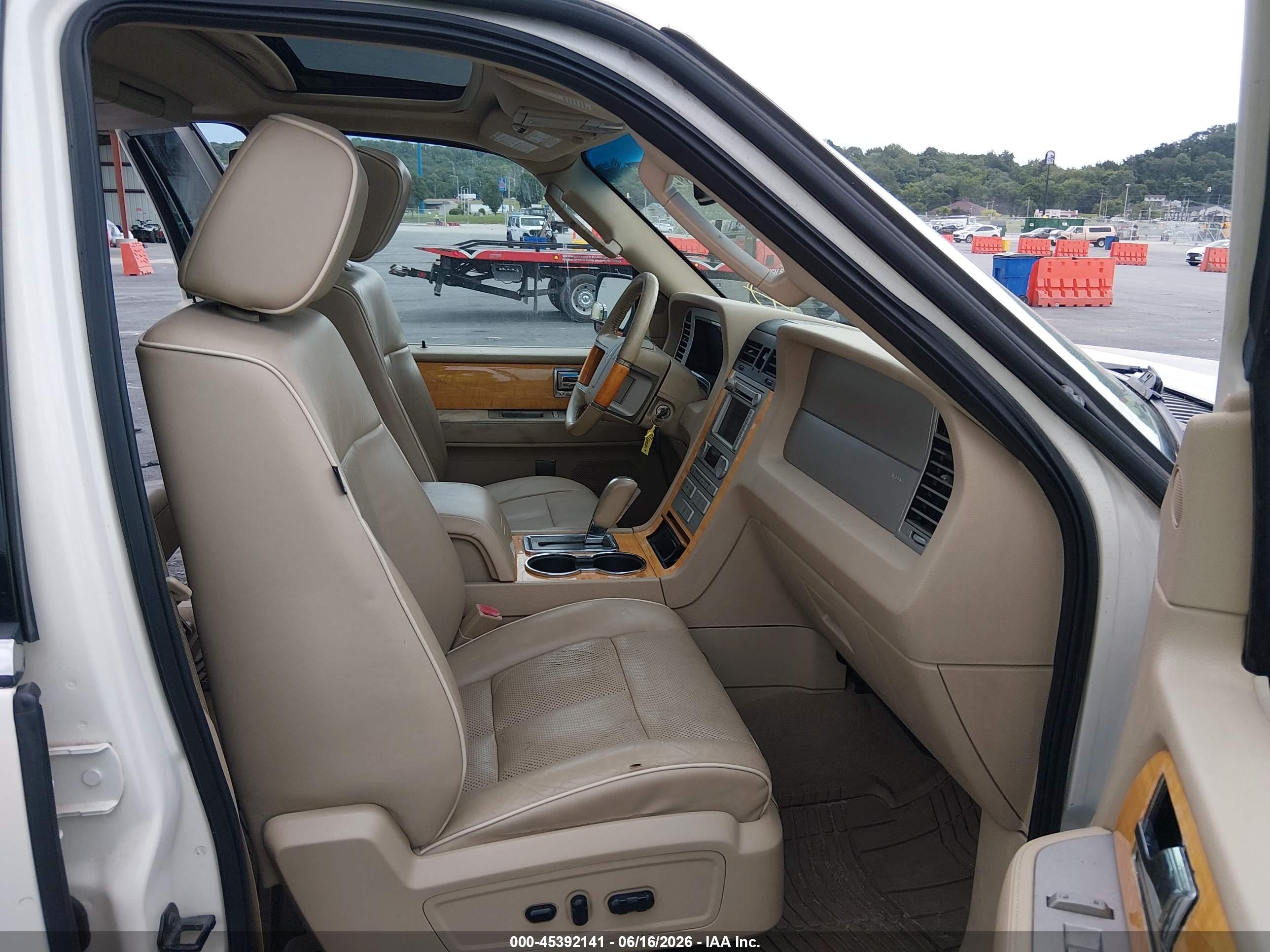 2007 Lincoln Navigator Ultimate Желто-коричневый vin: 5LMFU28547LJ13591