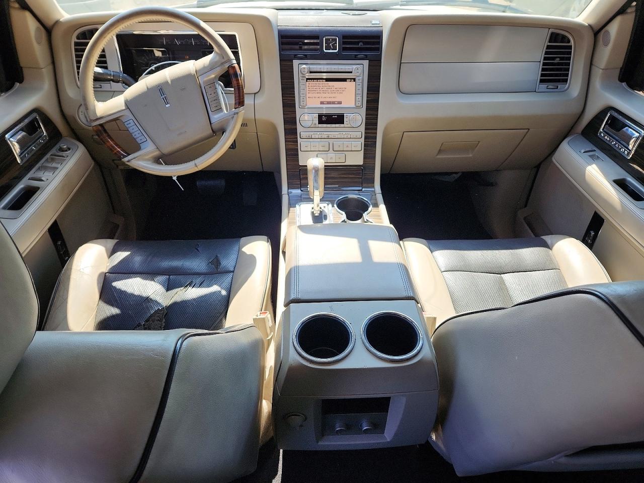 2008 Lincoln Navigator White vin: 5LMFU28548LJ07338
