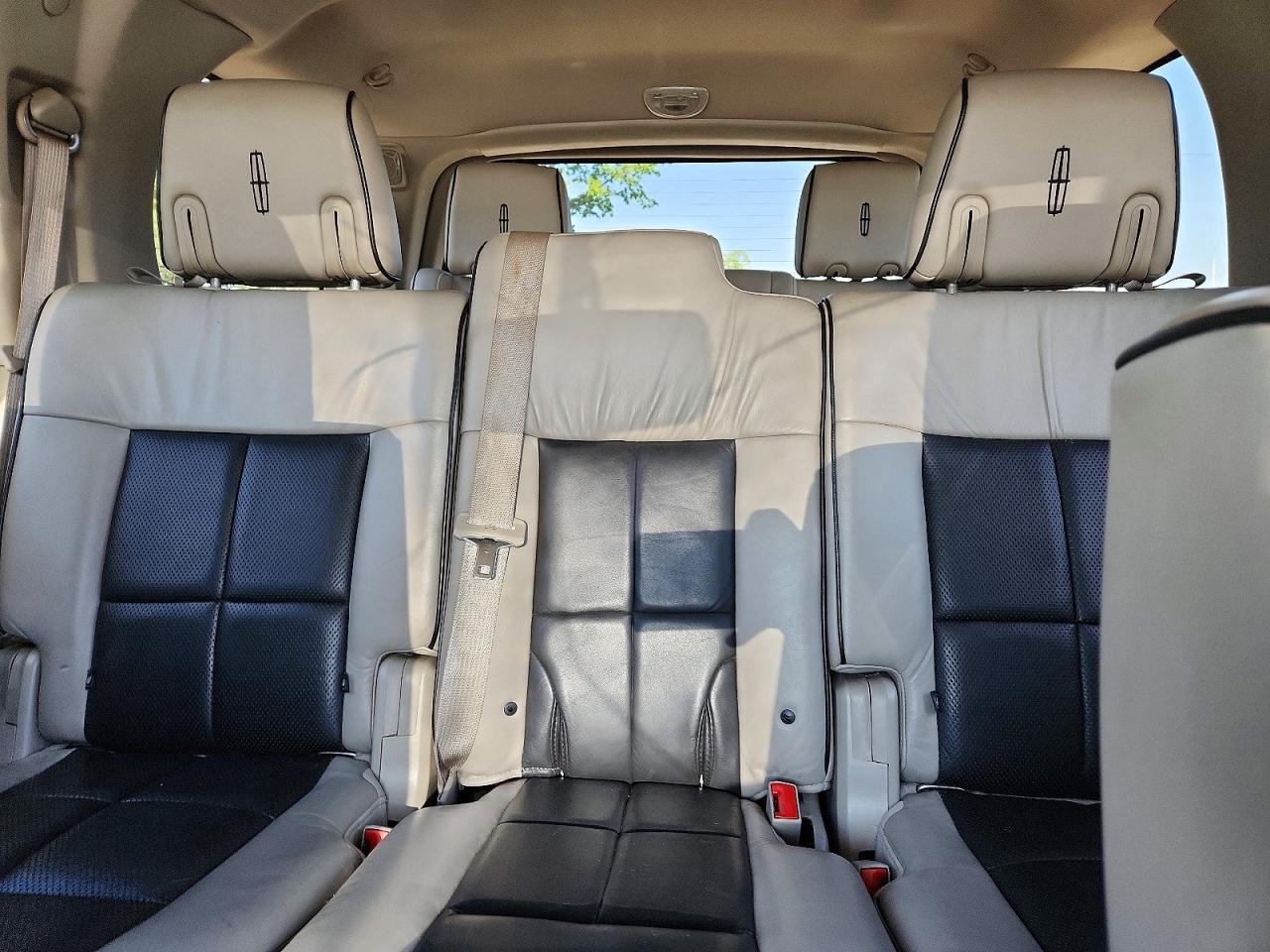 2008 Lincoln Navigator White vin: 5LMFU28548LJ07338