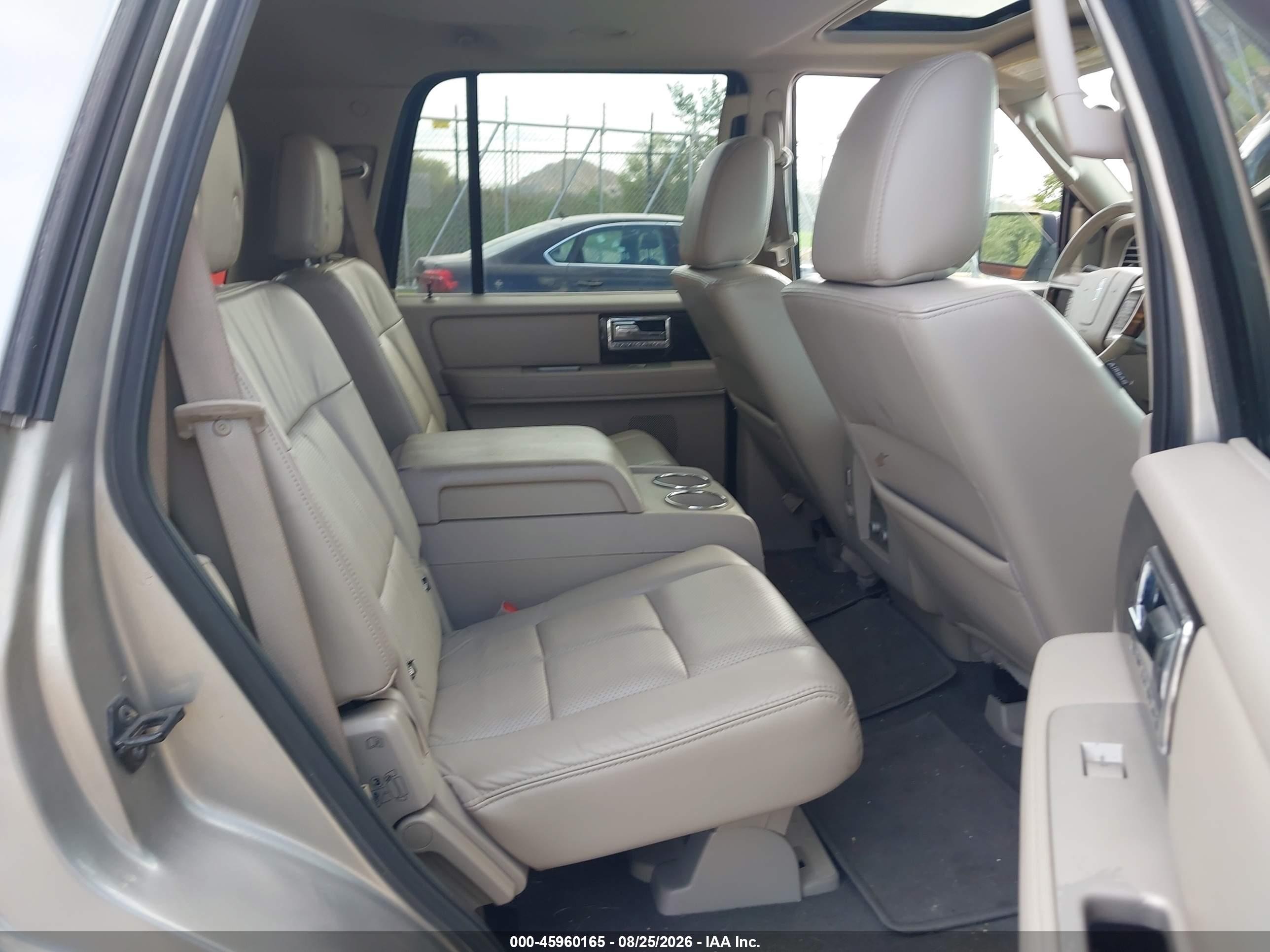 2009 Lincoln Navigator   Tan vin: 5LMFU28549LJ01167