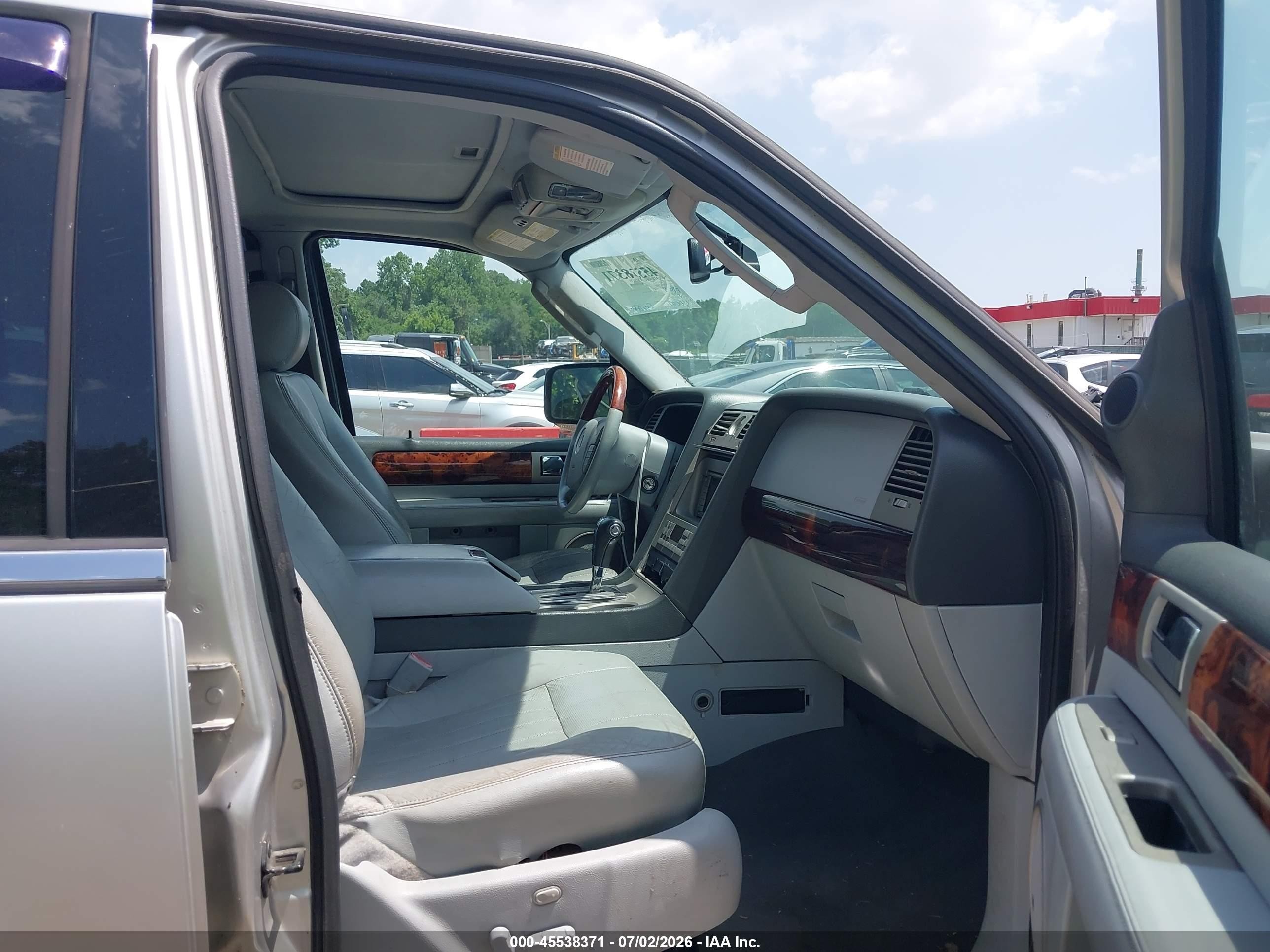 2006 Lincoln Navigator Luxury/ultimate Серебряный vin: 5LMFU28556LJ26655