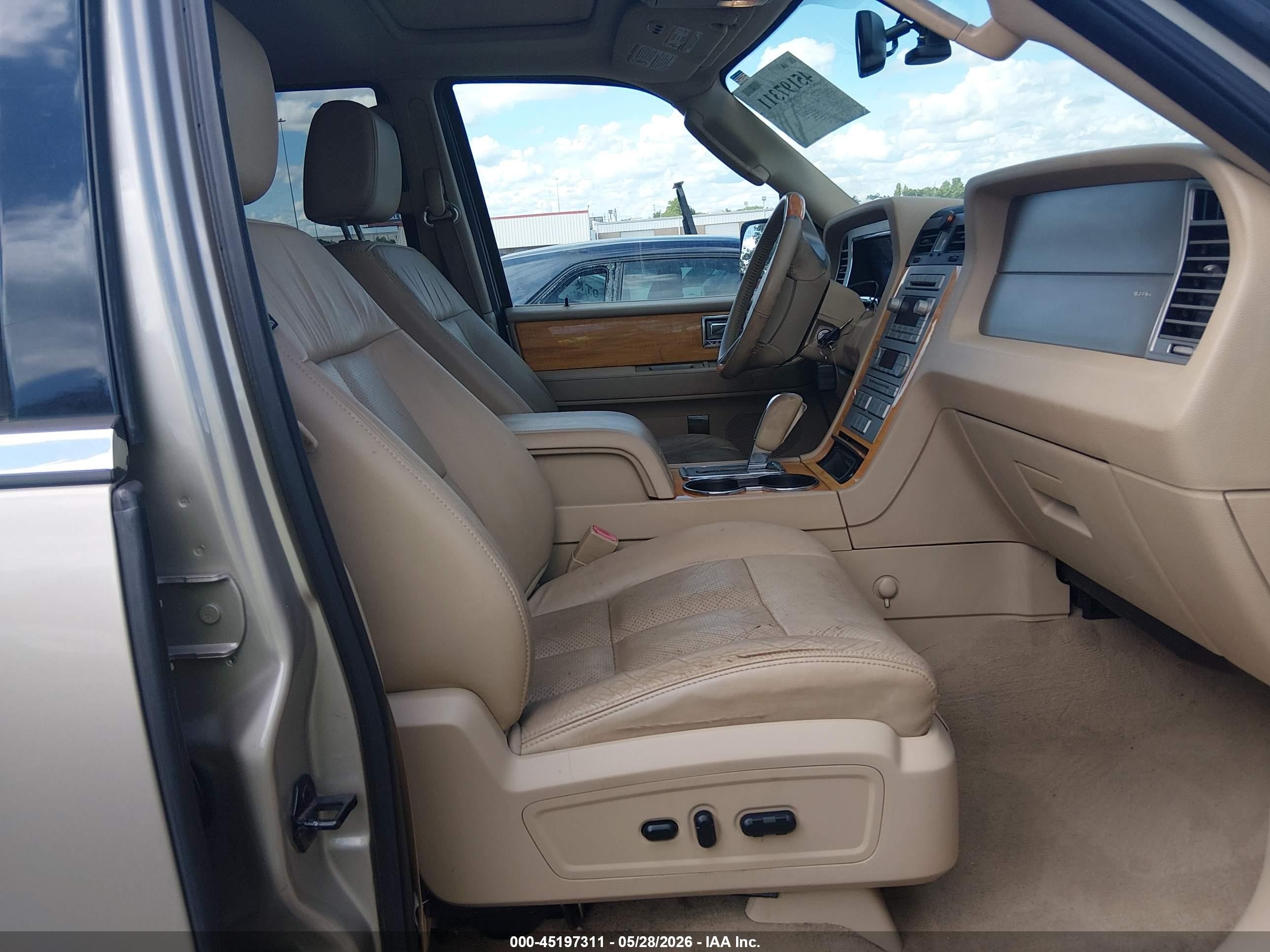 2007 Lincoln Navigator Ultimate Gold vin: 5LMFU28557LJ10215