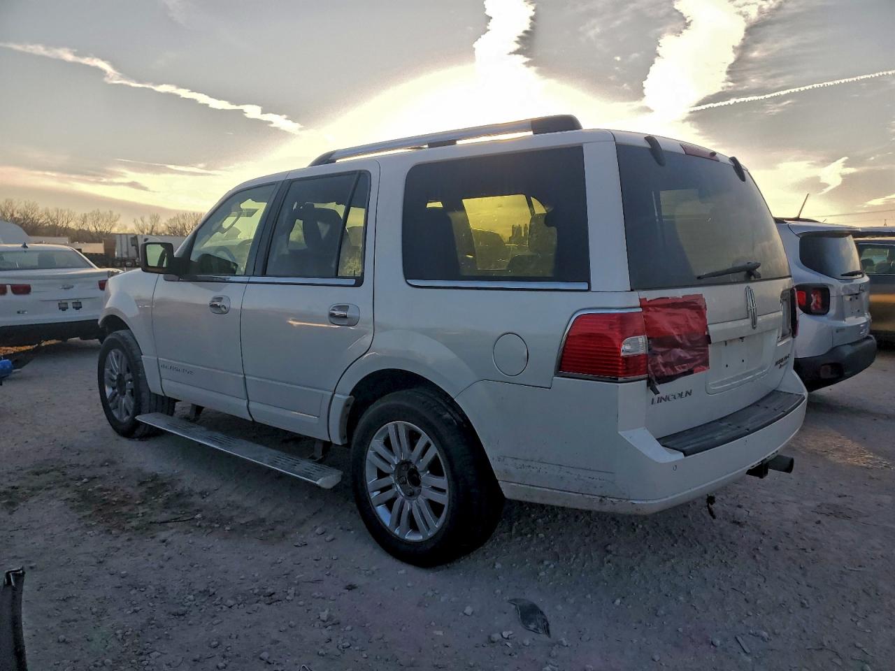 2009 Lincoln Navigator White vin: 5LMFU28559EJ00212